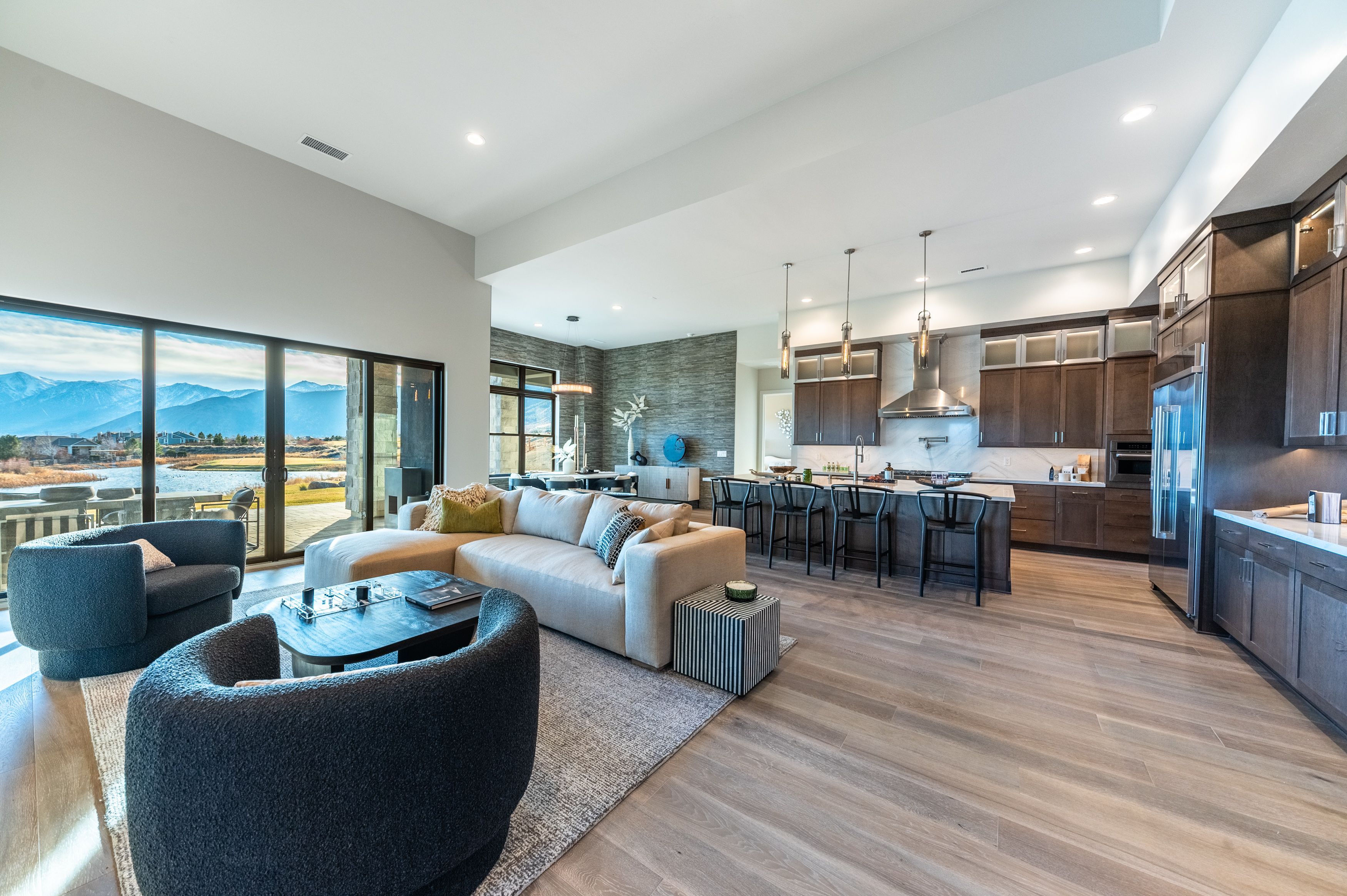 Builder Images 4 Out of 23