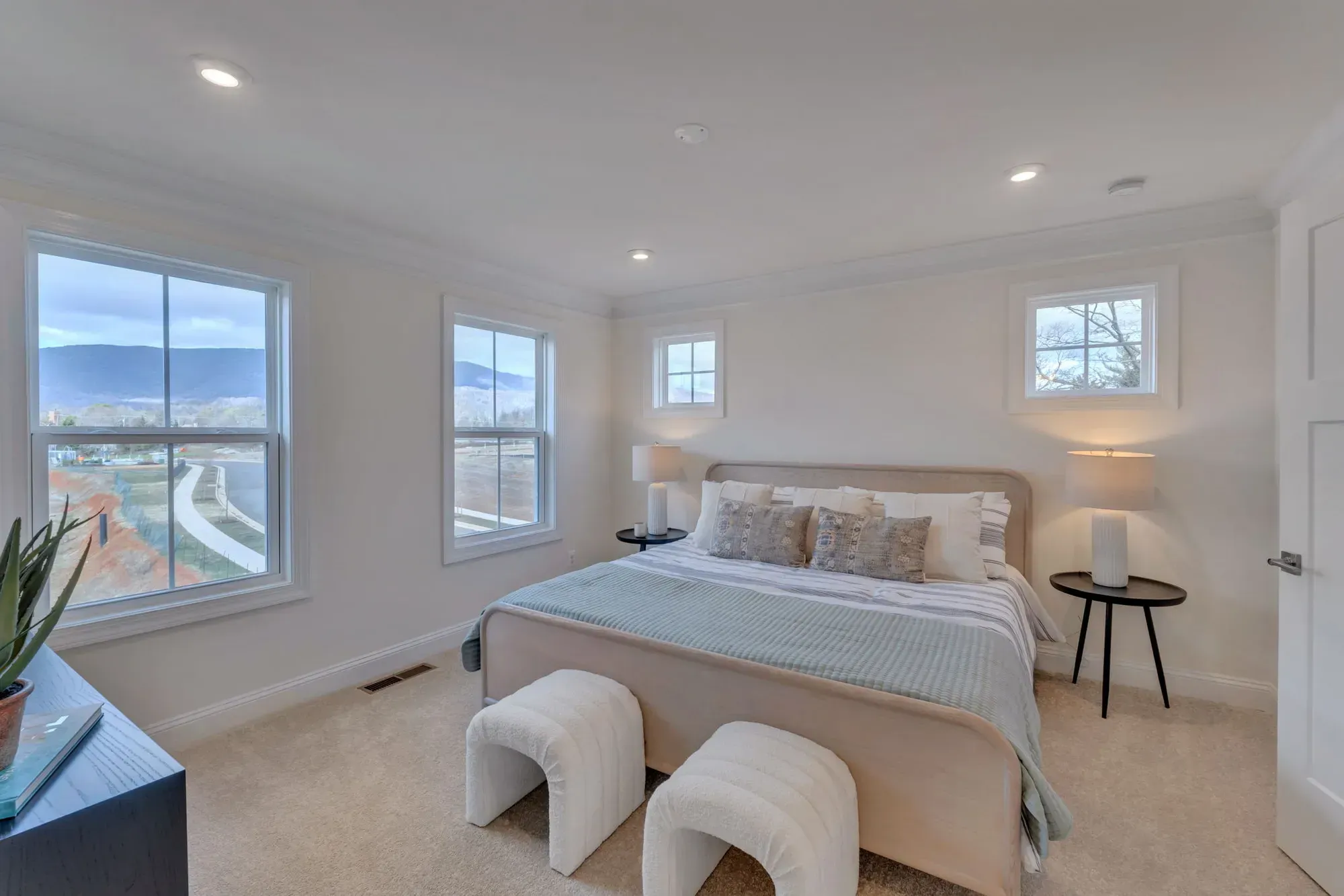 Builder Images 4 Out of 24