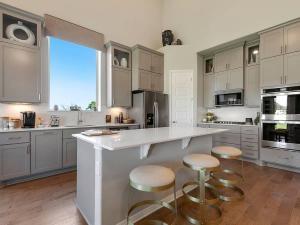 Builder Images 8 Out of 17