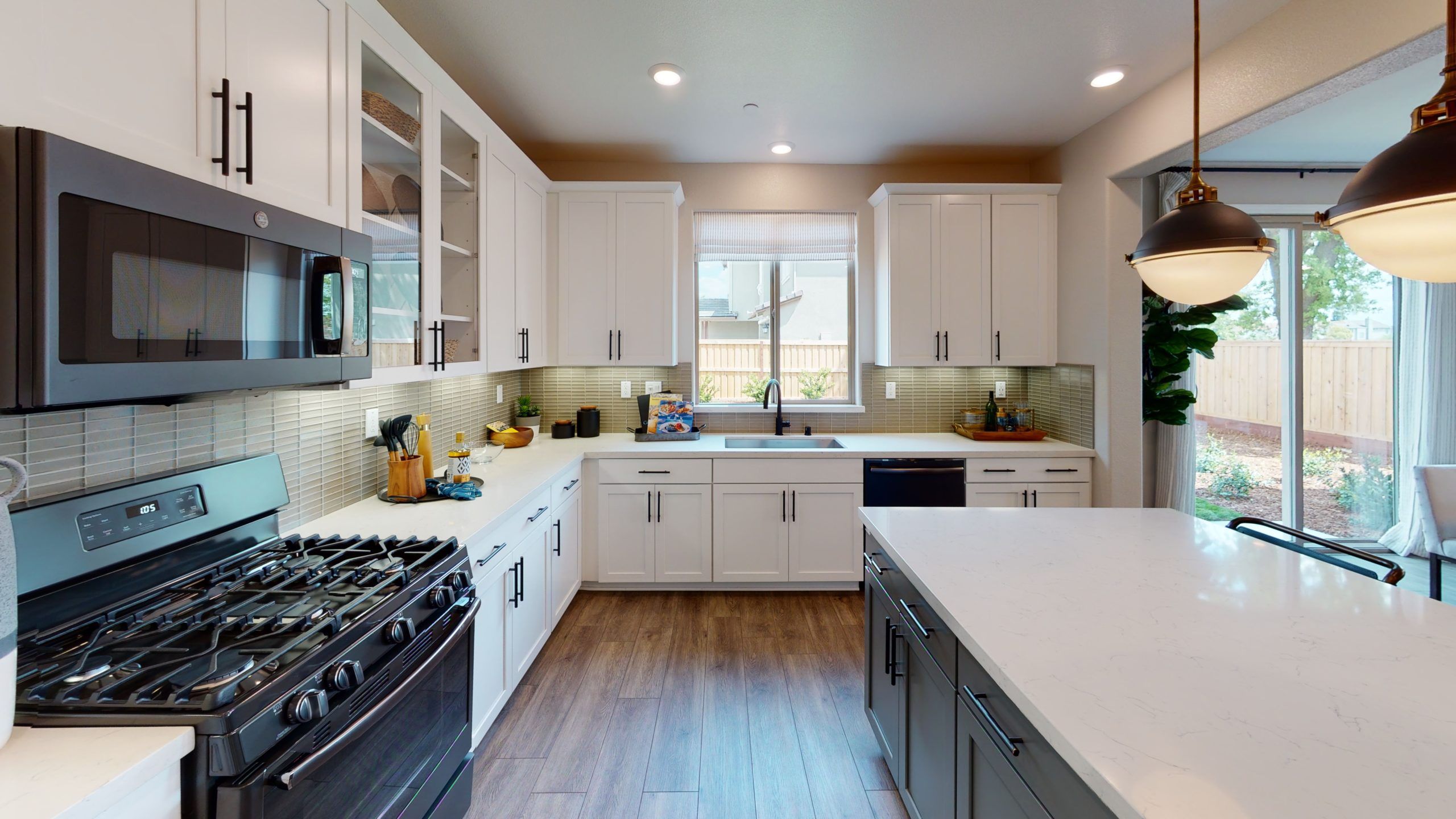 Builder Images 4 Out of 24