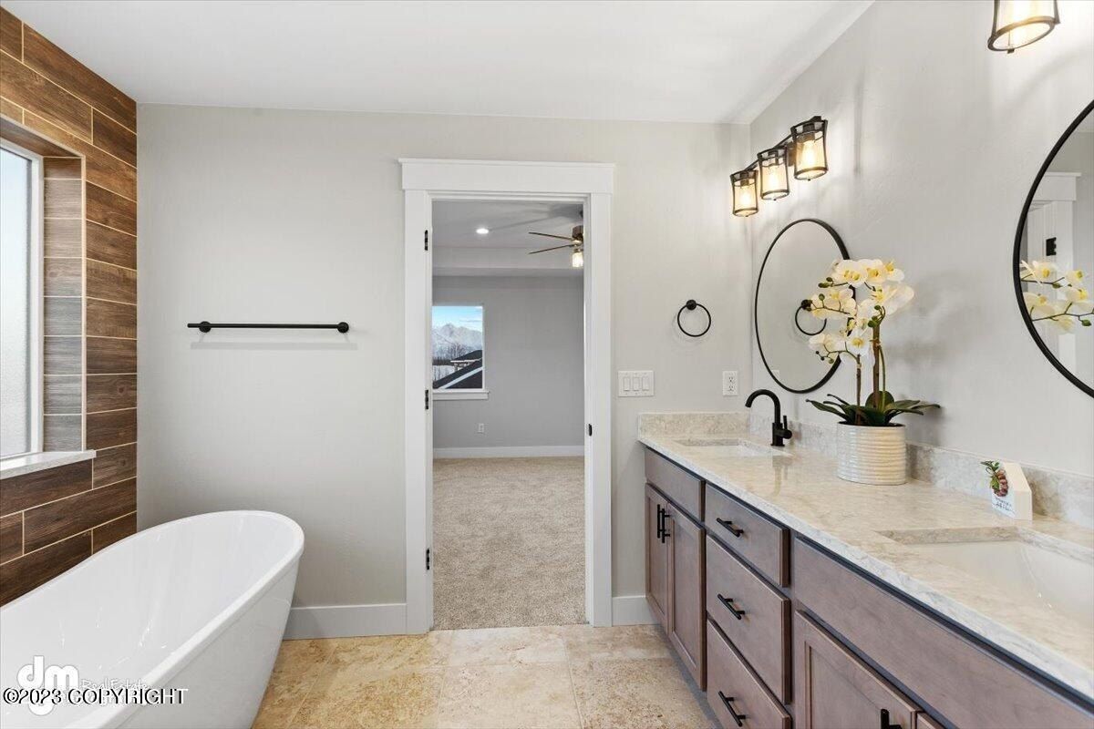 2540 S Sunrise View Circle. Palmer, AK 99645