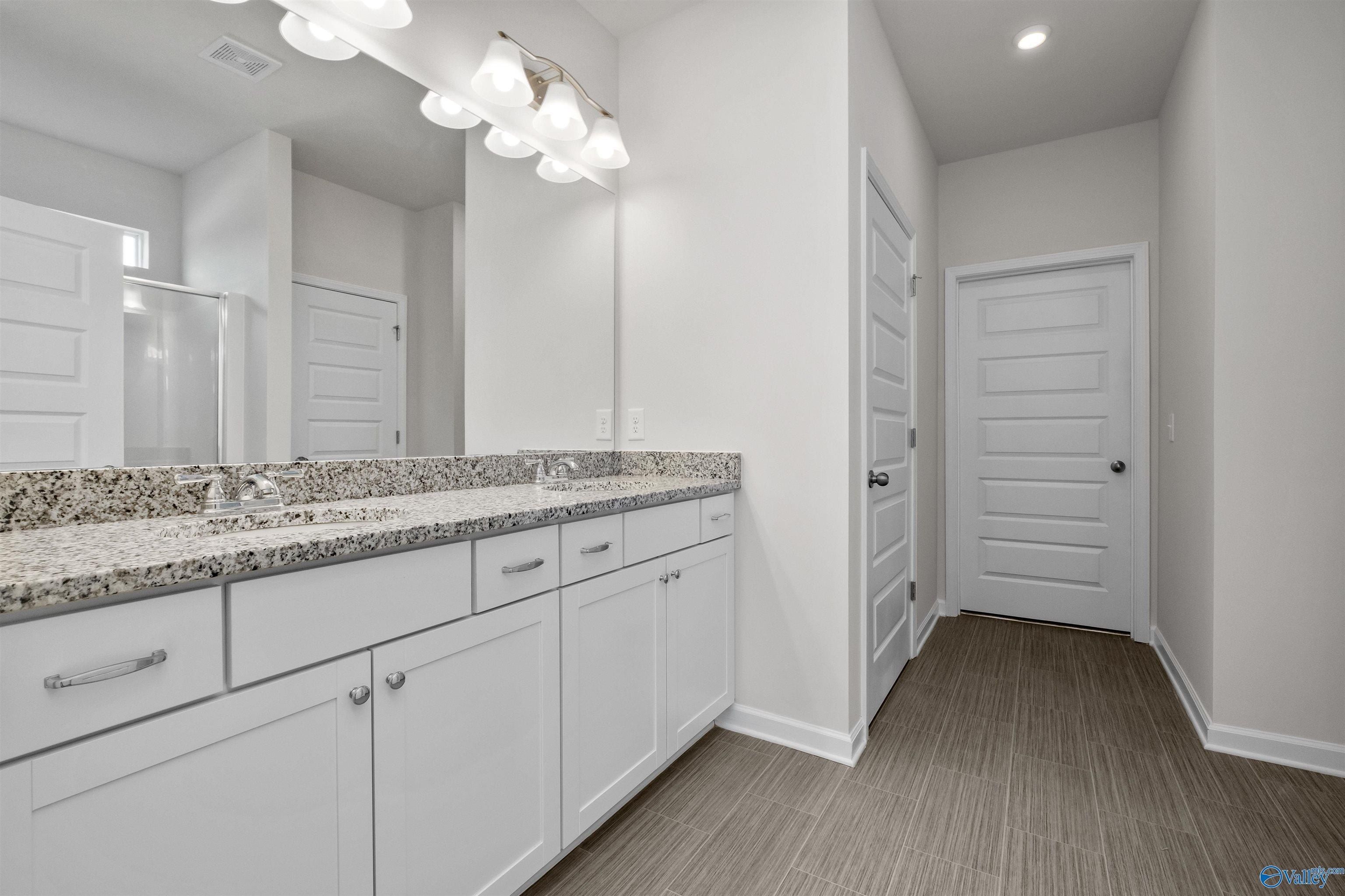 The Langford Cottonwood Circle. Boaz, AL 35957