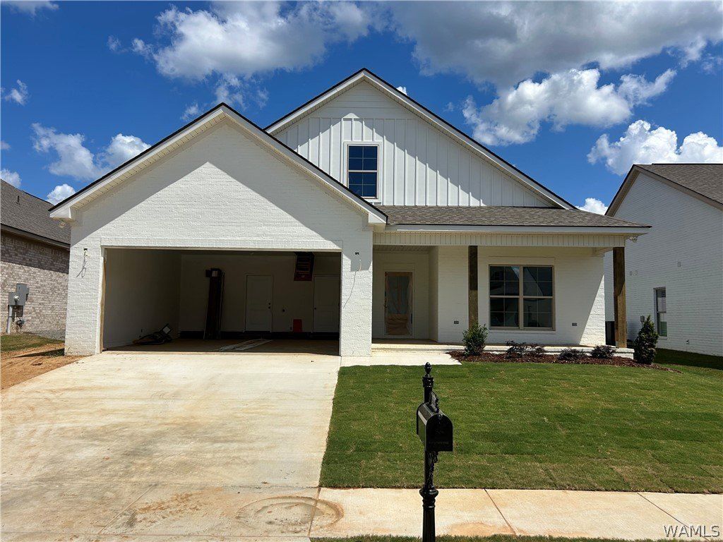 13755 Blackoak Drive. Northport, AL 35475