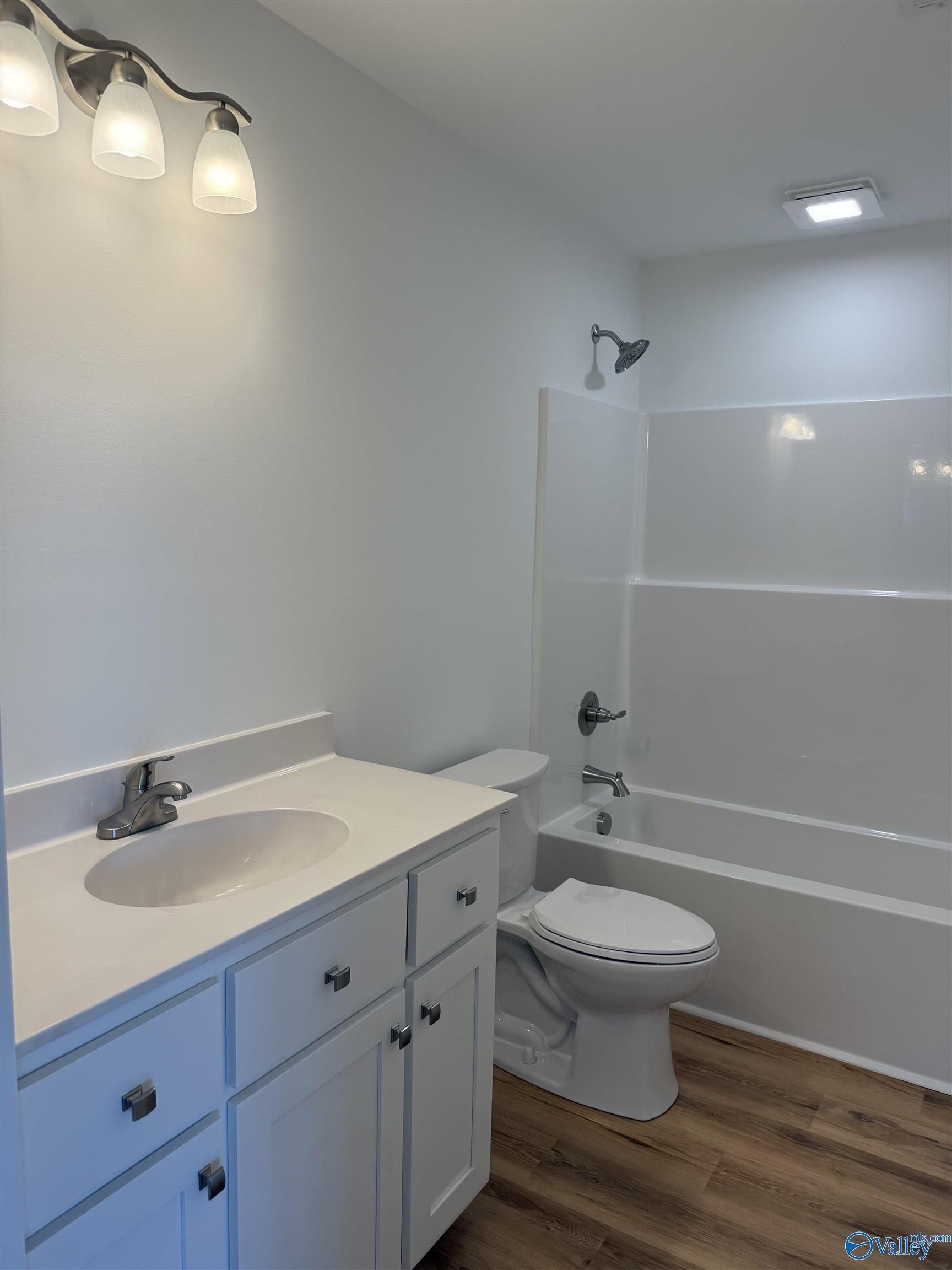 12604 Sommers Road. Athens, AL 35611
