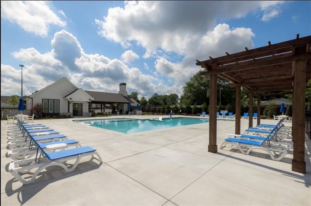 304 Tundra Swann Lane. Auburn, AL 36832