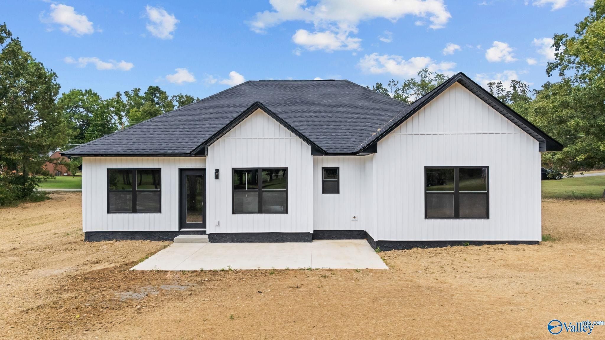 1425 County Road 380. Centre, AL 35960
