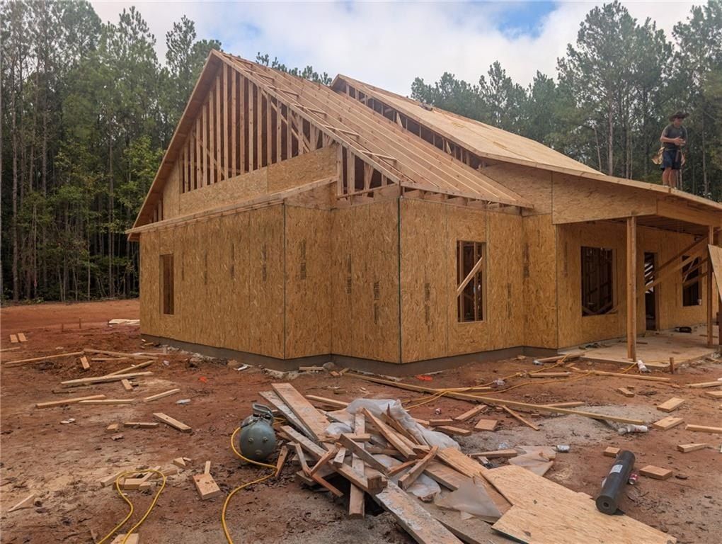 1527 Lantuck Road. Valley, AL 36854