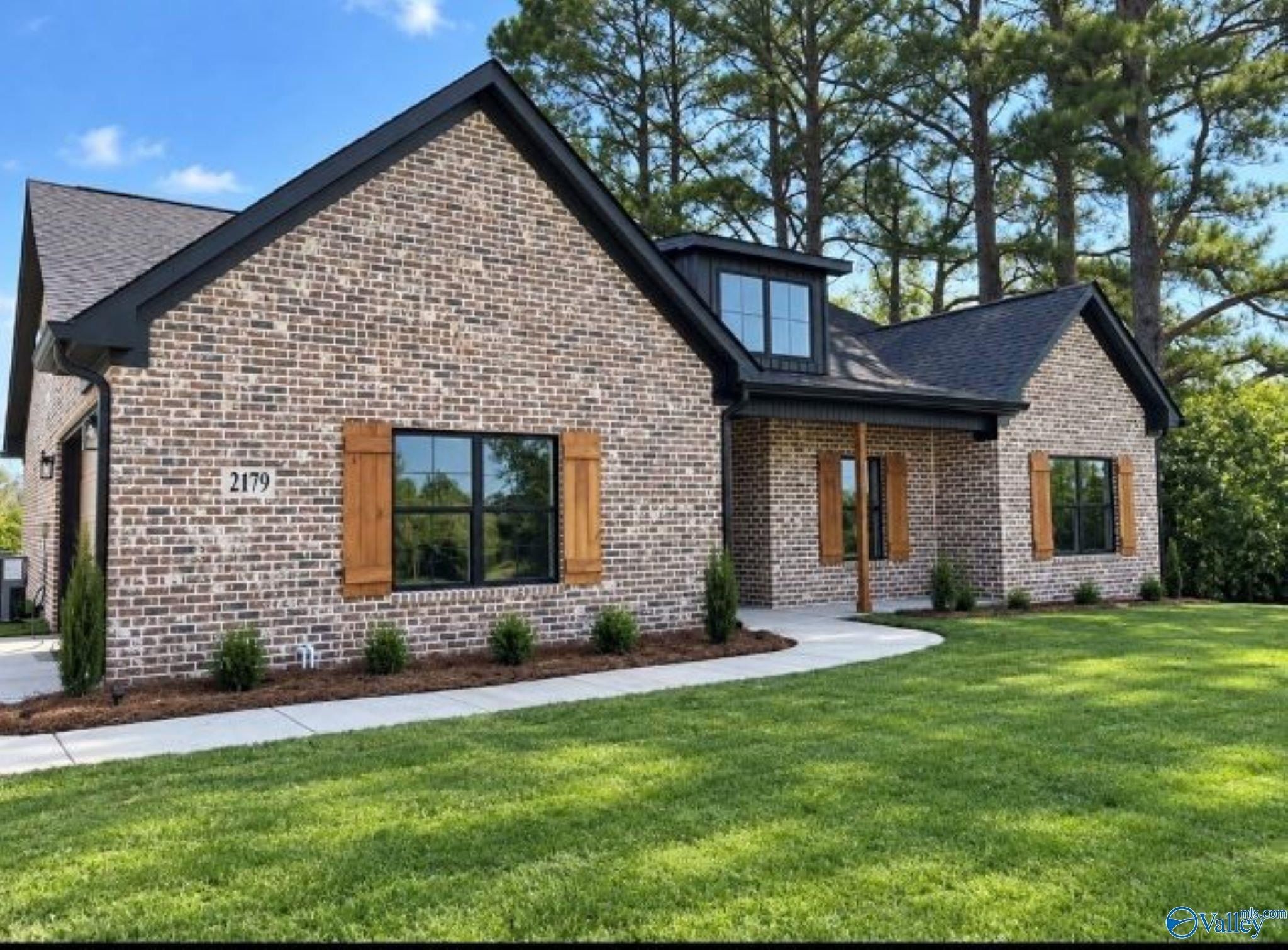 2179 County Lake Road. Gurley, AL 35748