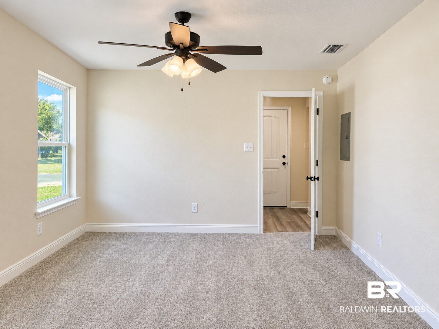 2040 W Union Avenue. Loxley, AL 36551