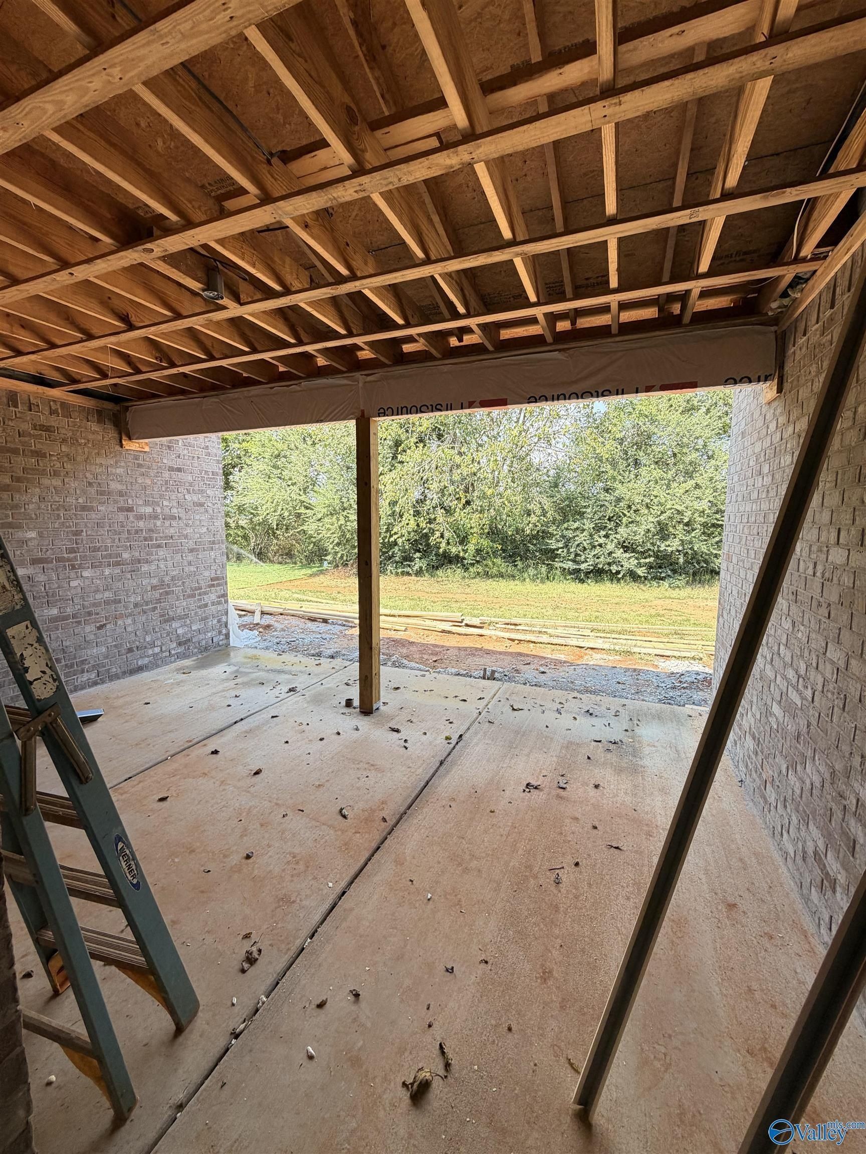 235 Bluebonnet Street. Toney, AL 35773