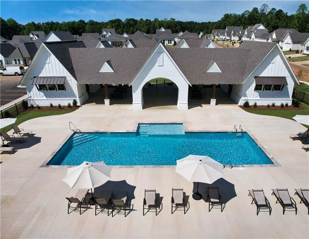 810 Hunters Way. Opelika, AL 36801