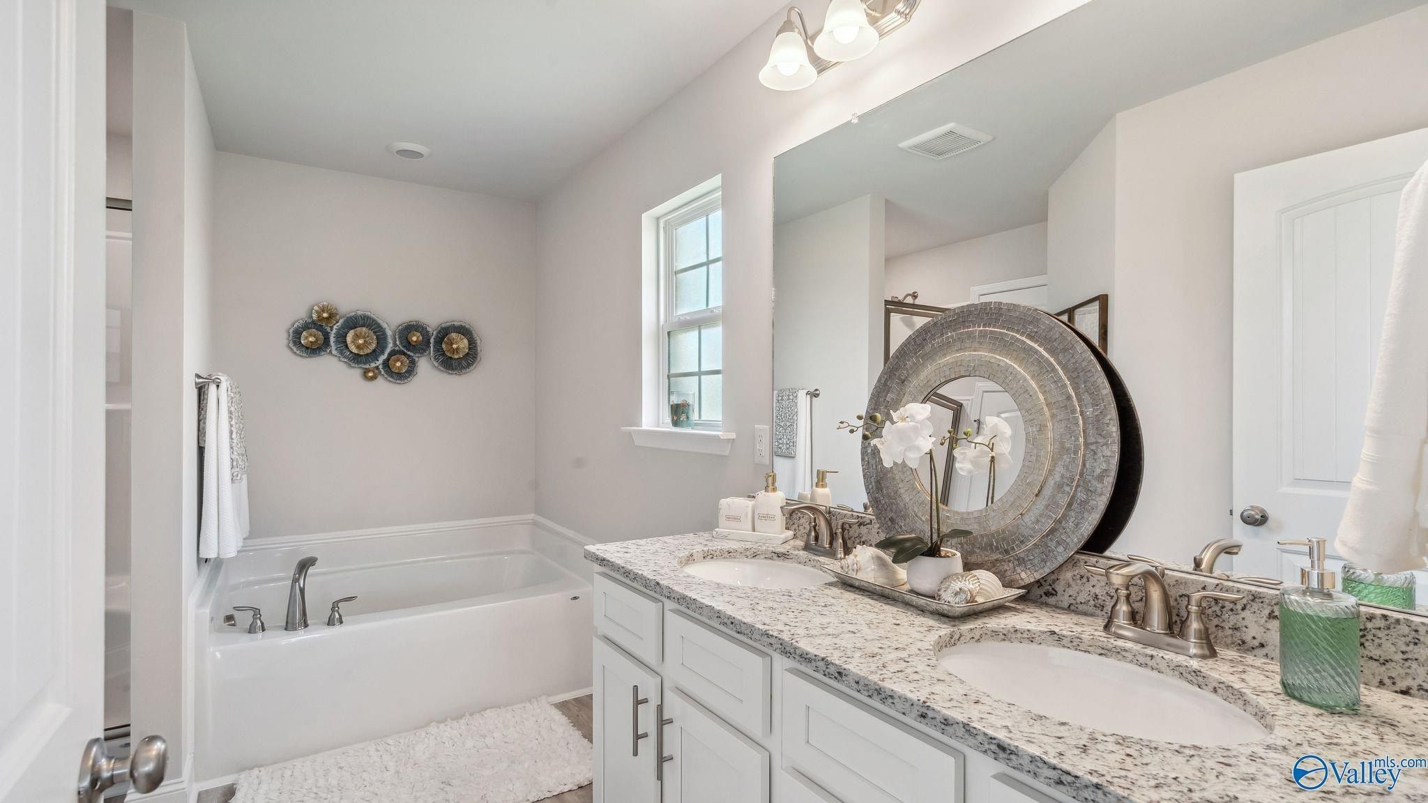 167 Bingham Way. New Market, AL 35761