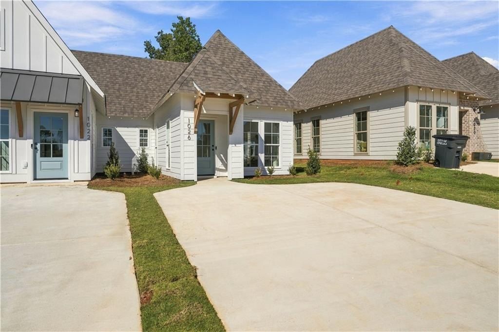 1026 Hunters Way. Opelika, AL 36801