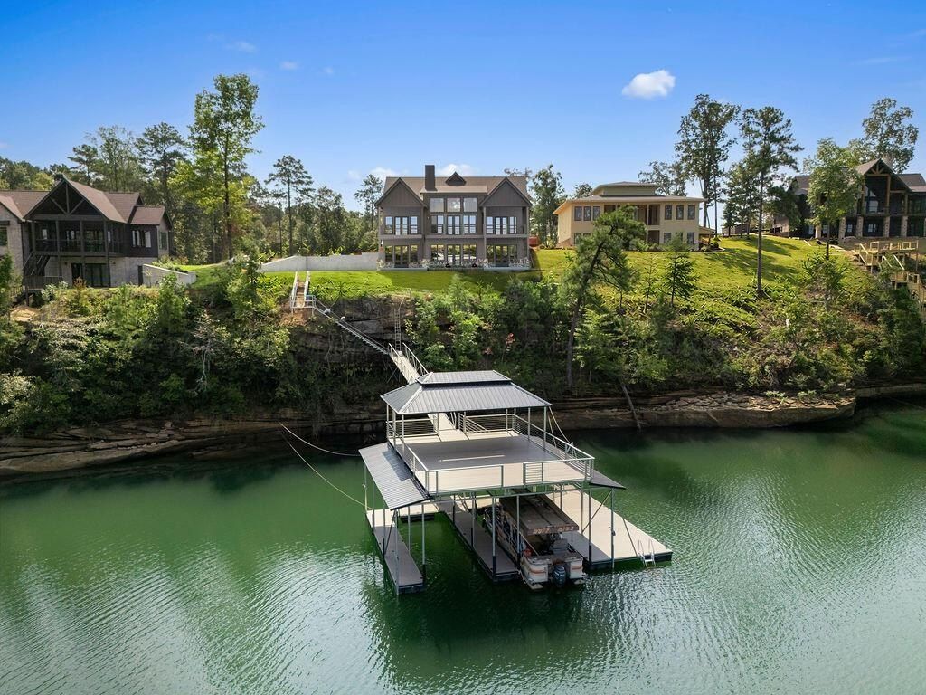 208 Slick Ford Dr. Houston, AL 35572