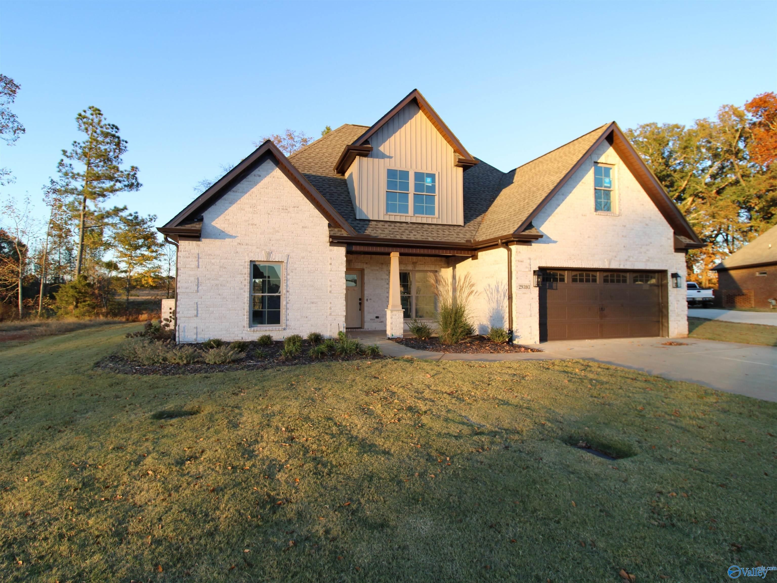 29393 Carnaby Lane. Toney, AL 35773