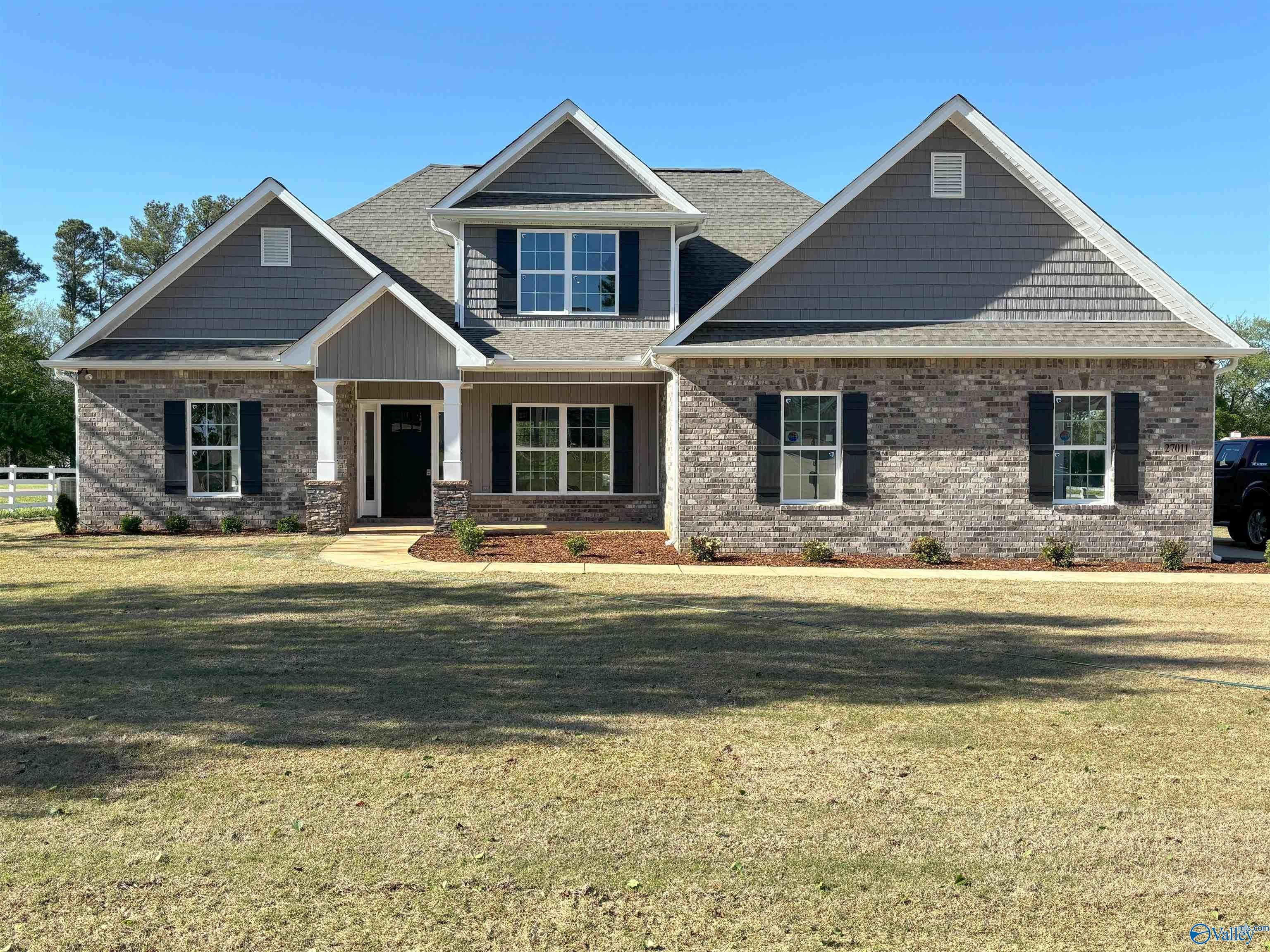 27011 Red Acres Lane. Athens, AL 35613