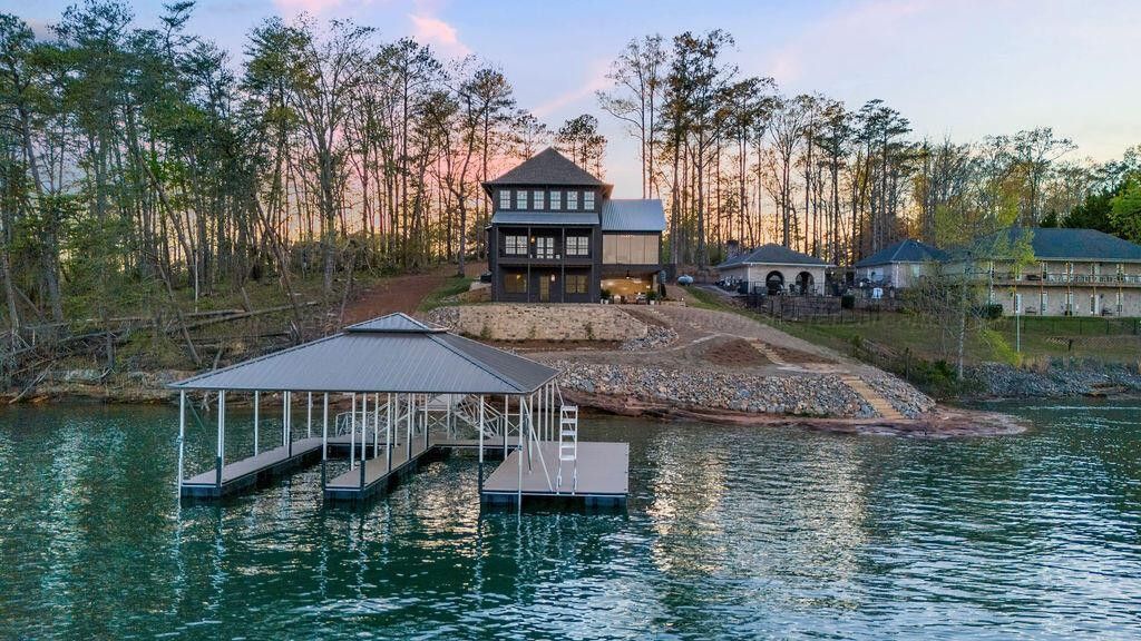 109 Estes Pointe Dr. Arley, AL 35541