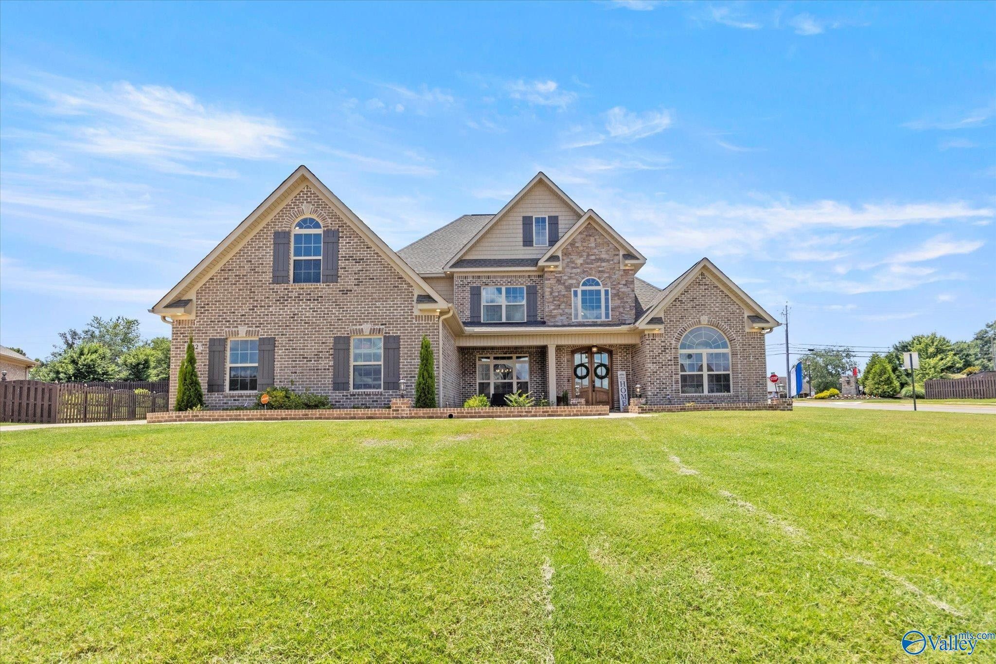 332 Kendallwood Drive. Meridianville, AL 35759