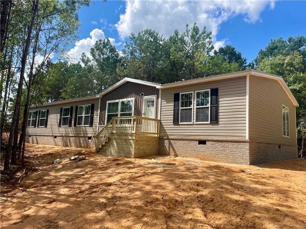 3 Blackbottom Road. Seale, AL 36875