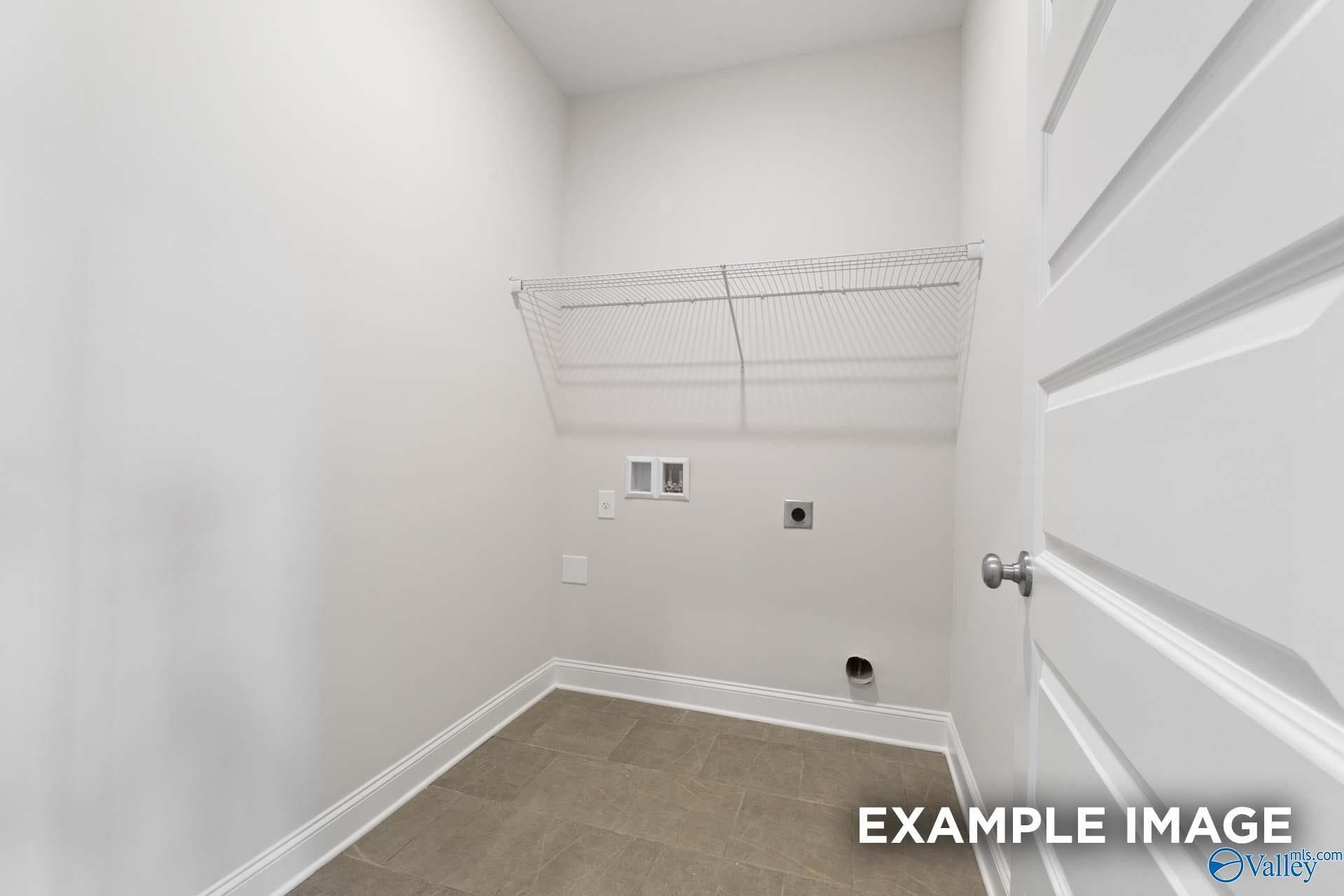 905 Ronnie Drive. Florence, AL 35630