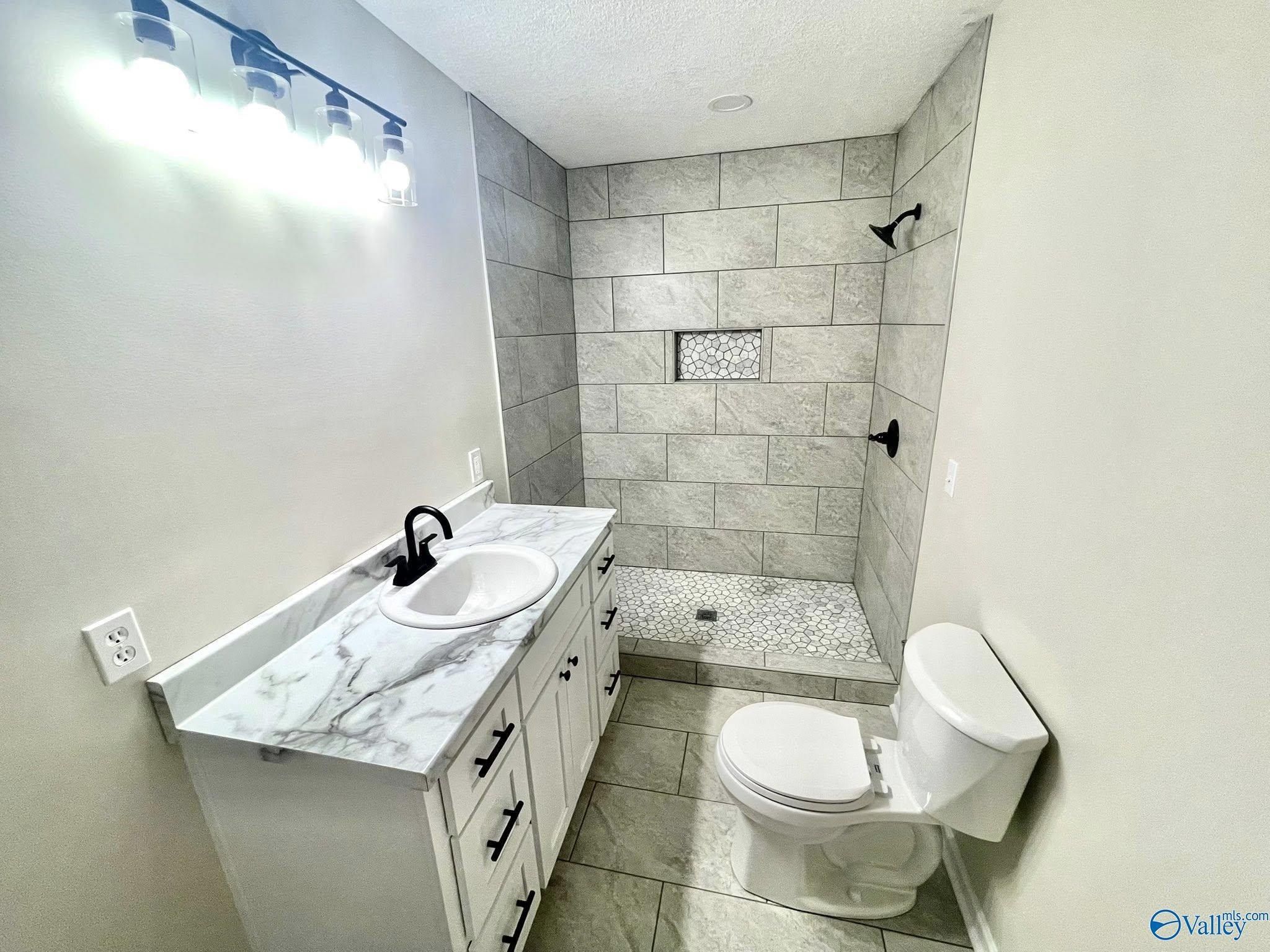 1347 Smith Chapel Road. Boaz, AL 35956
