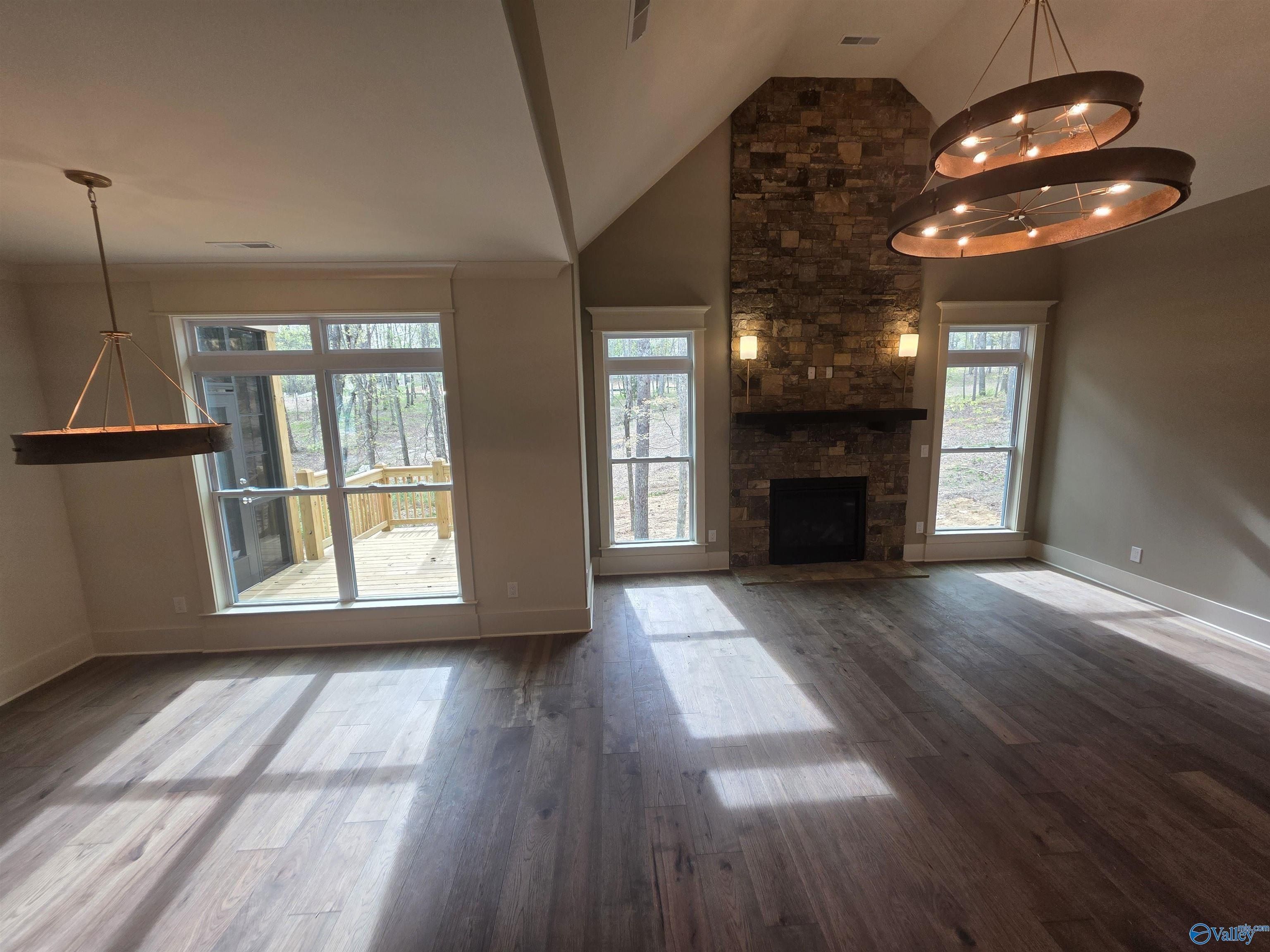 28 Ridge Bluff Circle. Huntsville, AL 35803