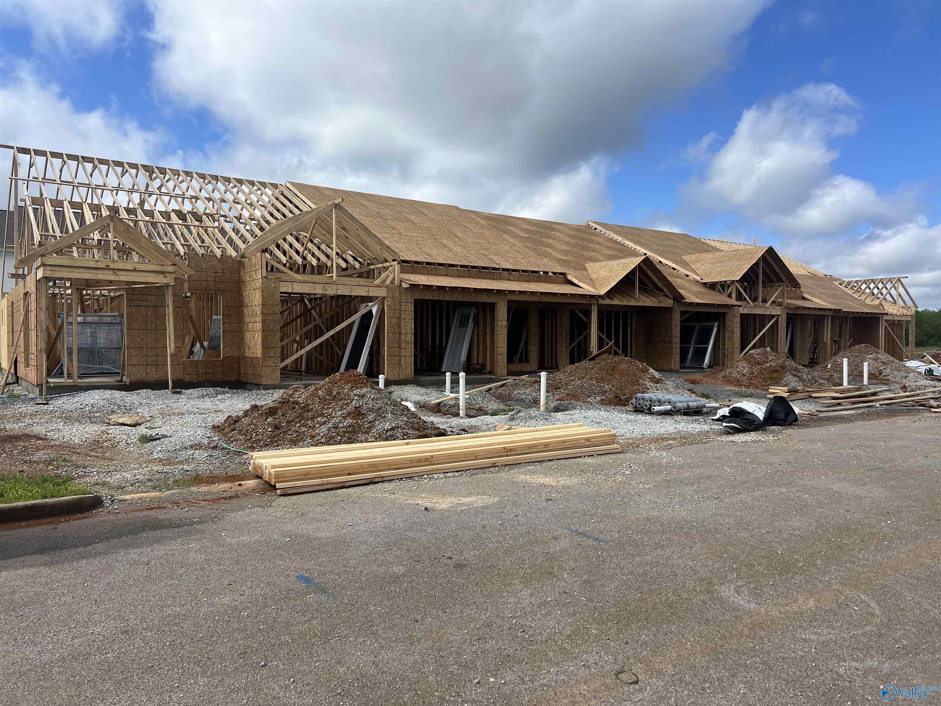 26438 Breakers Circle. Athens, AL 35613