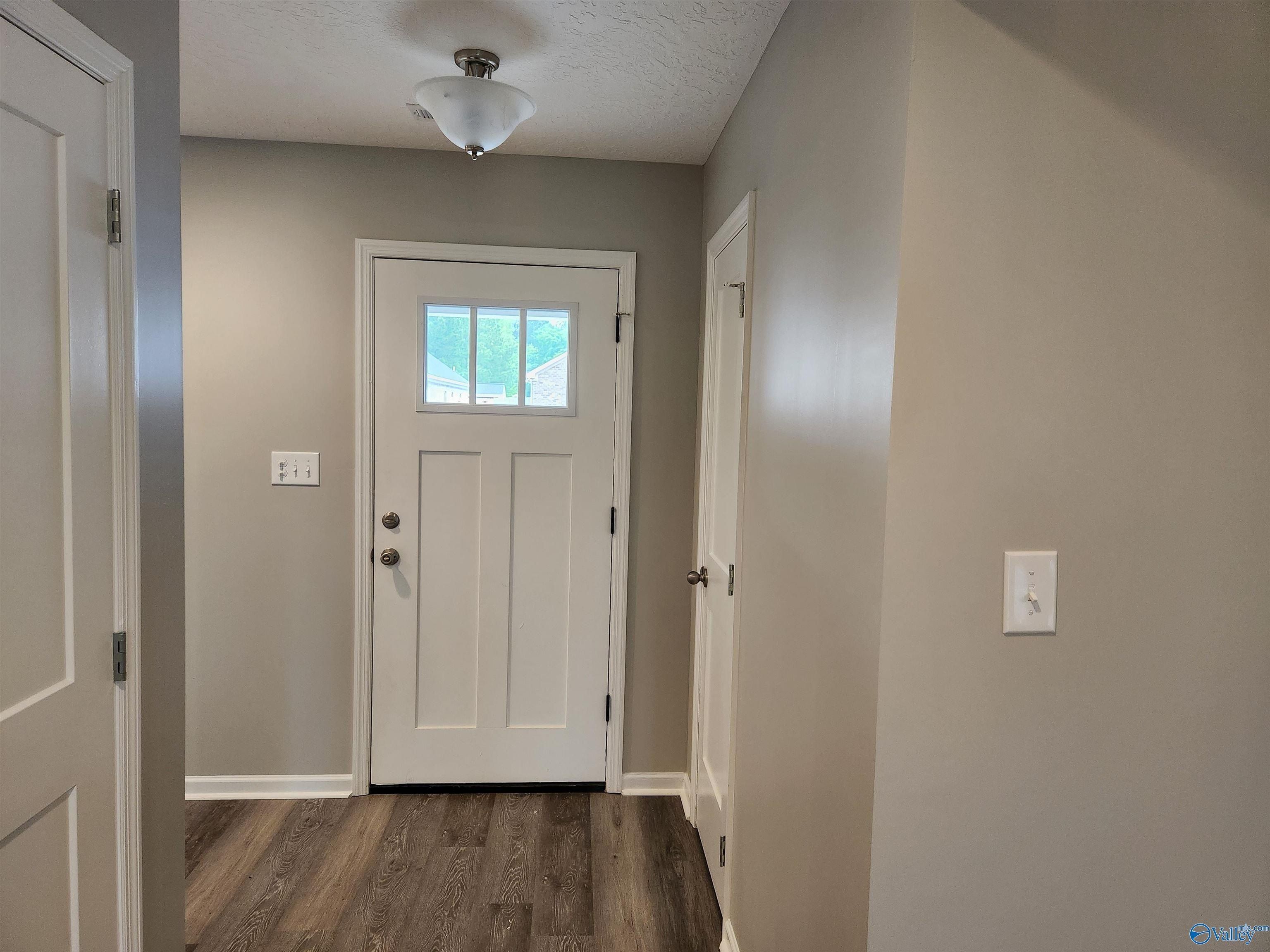124 Glen Oaks Circle. Glencoe, AL 35905