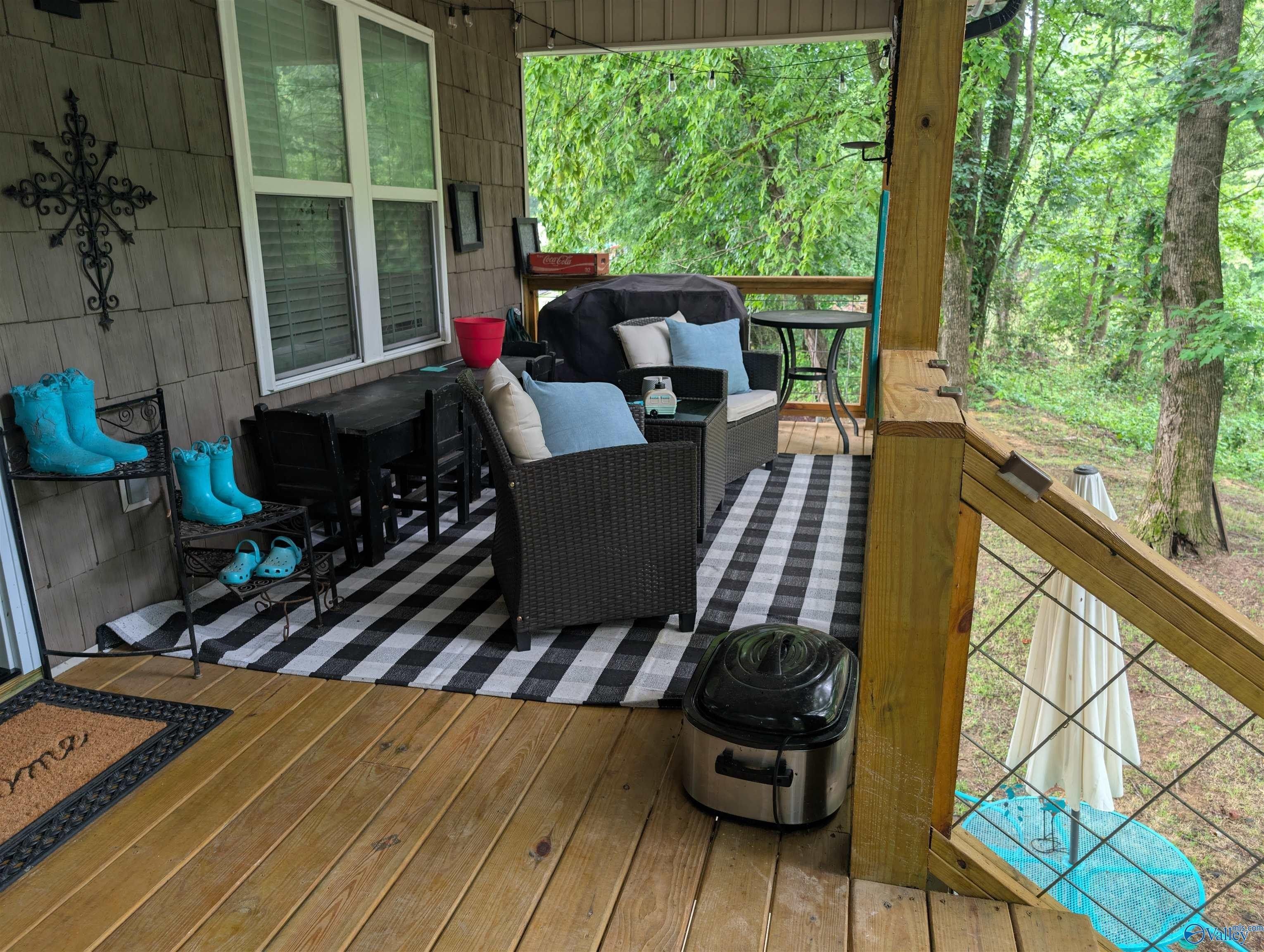 902 County Road 1042. Centre, AL 35960