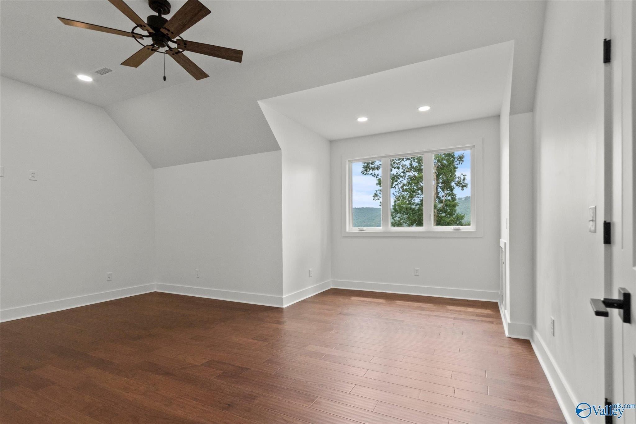 2231 Lookout Mountain Drive. Scottsboro, AL 35769