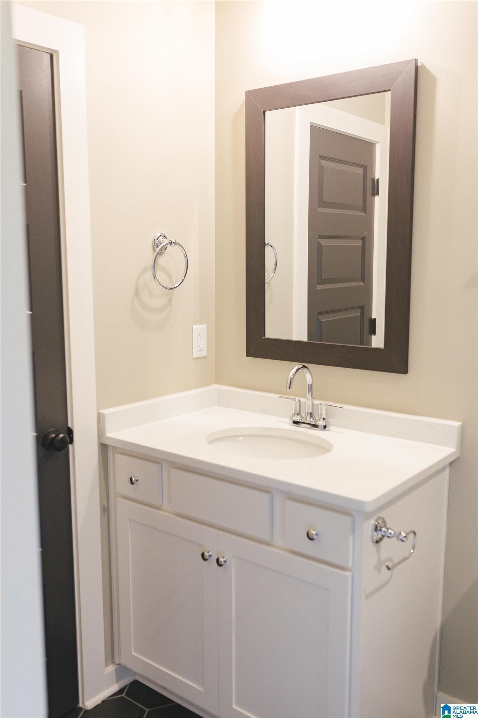 1148 Windsor Square. Hoover, AL 35242