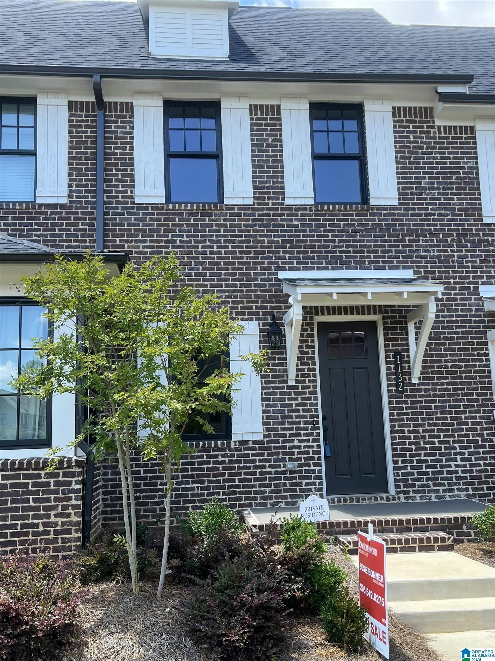 1132 Windsor Square. Hoover, AL 35242