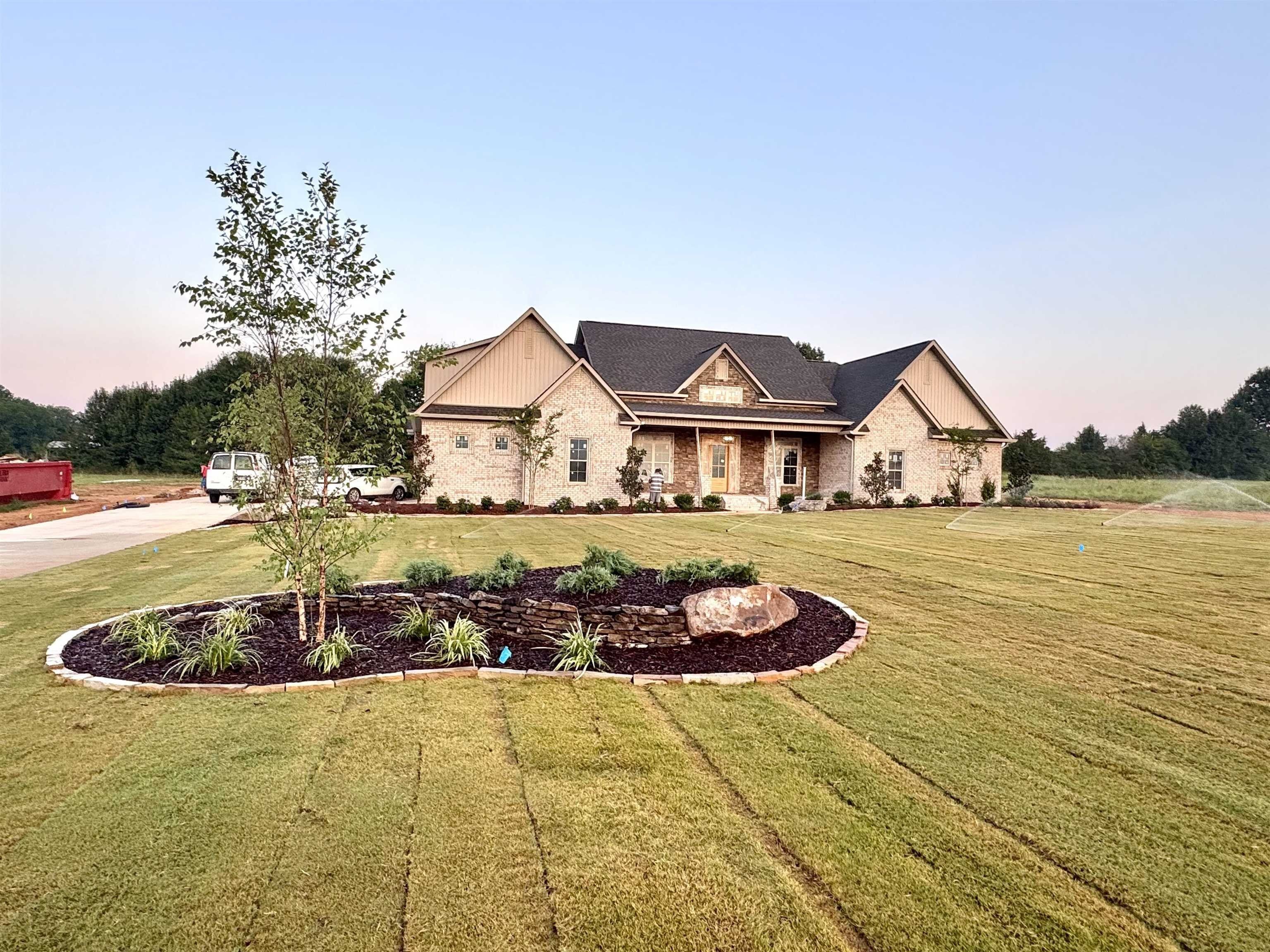 250 Randal Ln. Florence, AL 35634