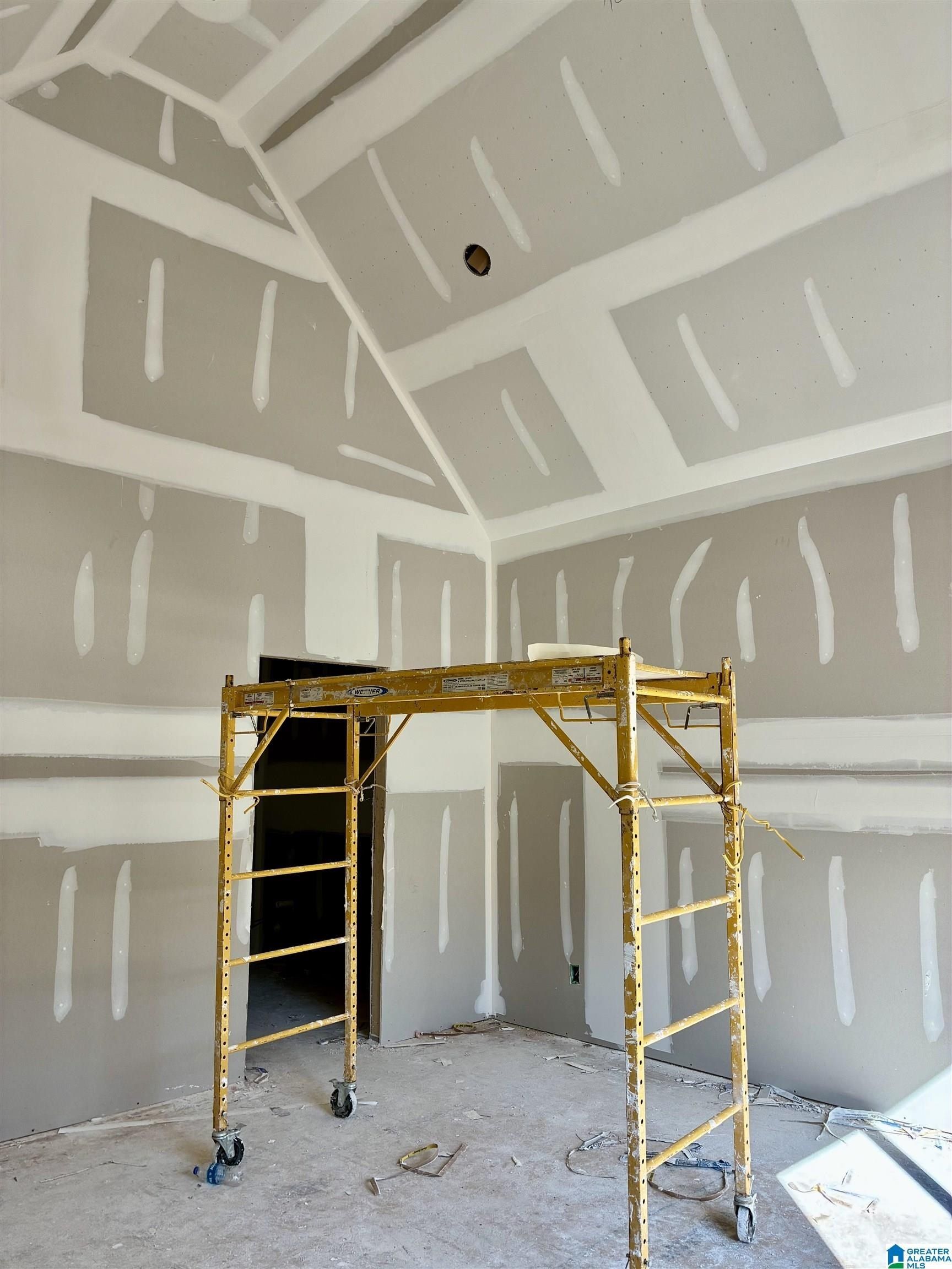 122 E Willow Circle. Calera, AL 35040