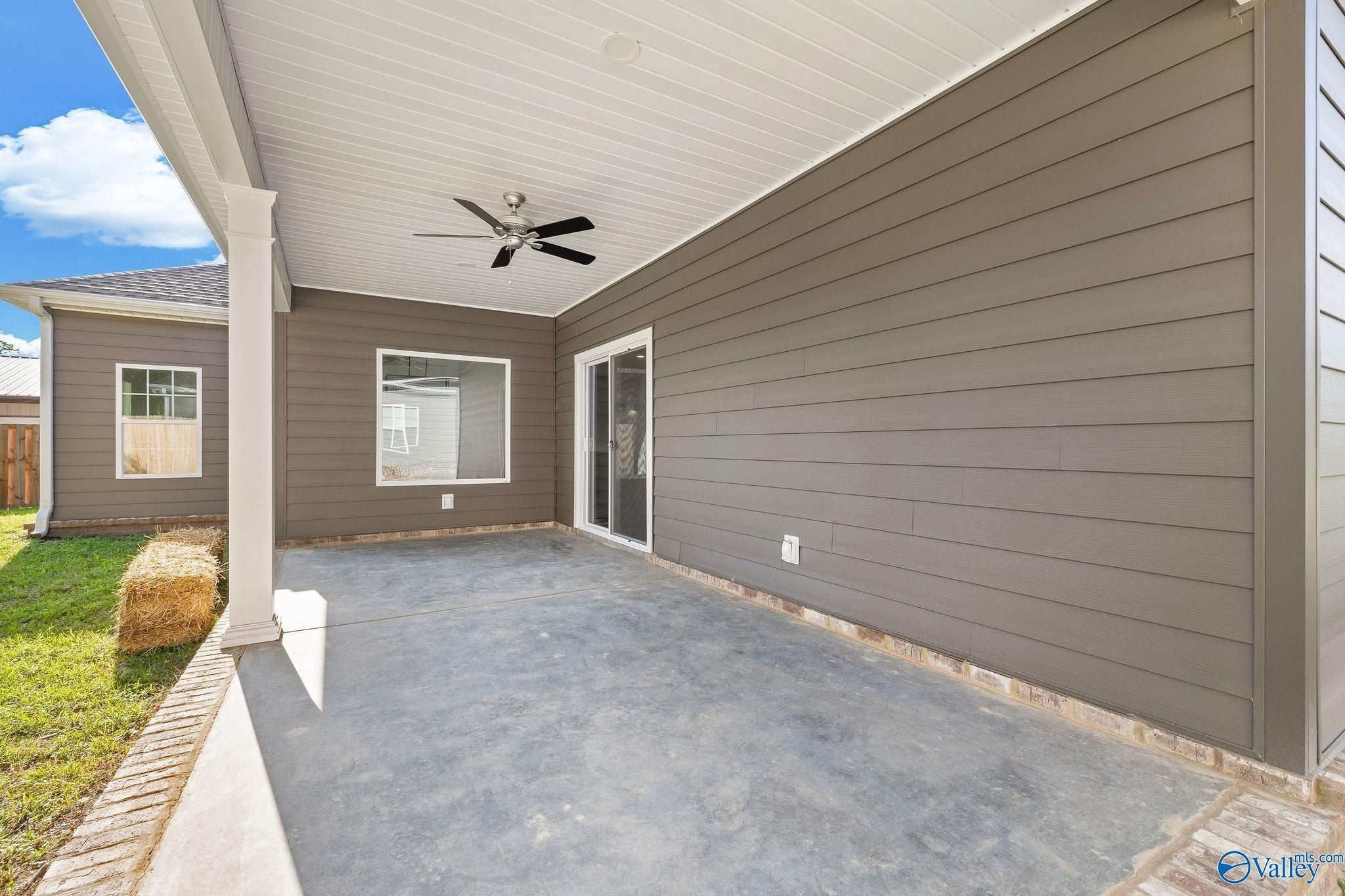 402 Woodall Street Sw. Hartselle, AL 35640