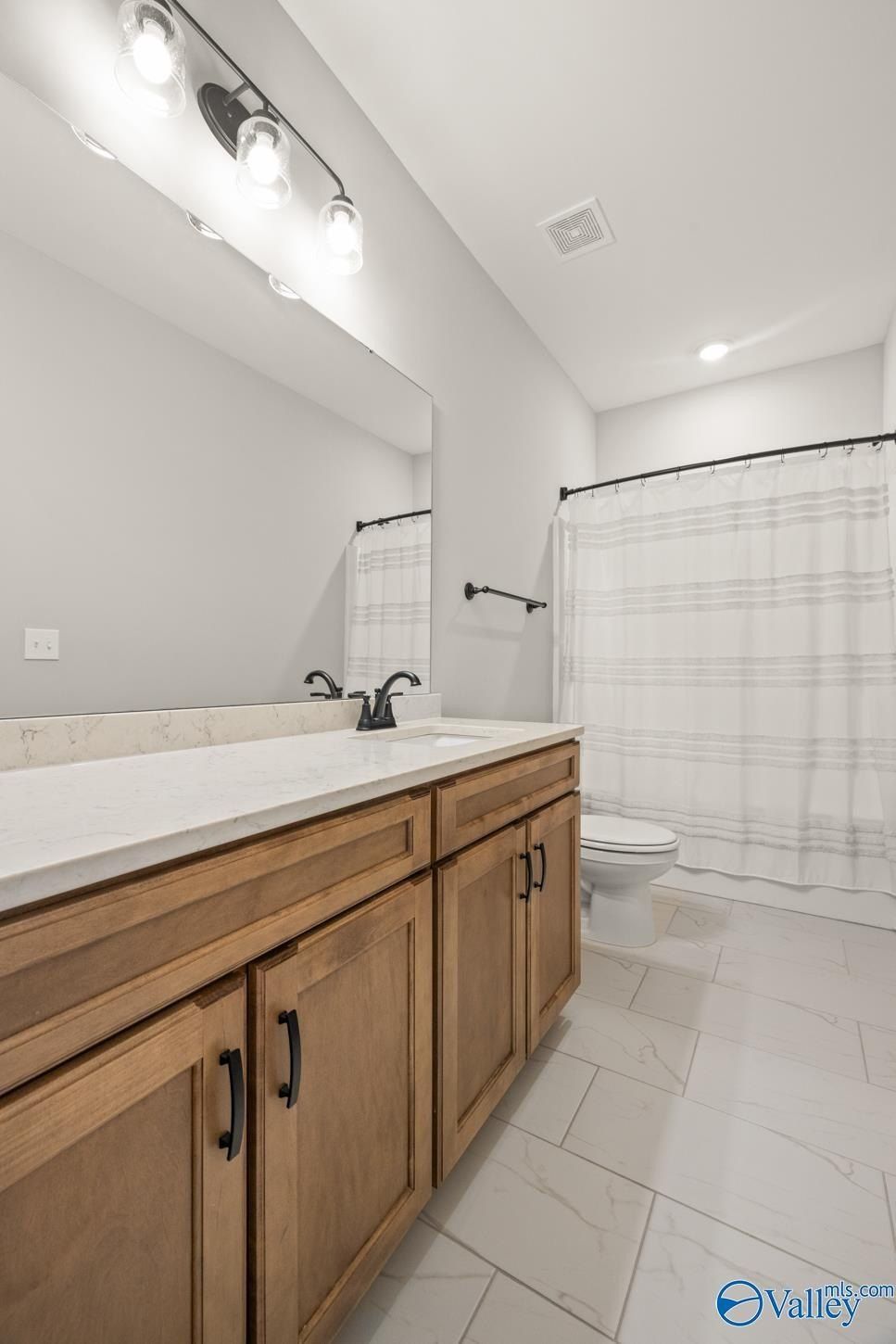 8123 Goose Ridge Drive. Owens Cross Roads, AL 35763