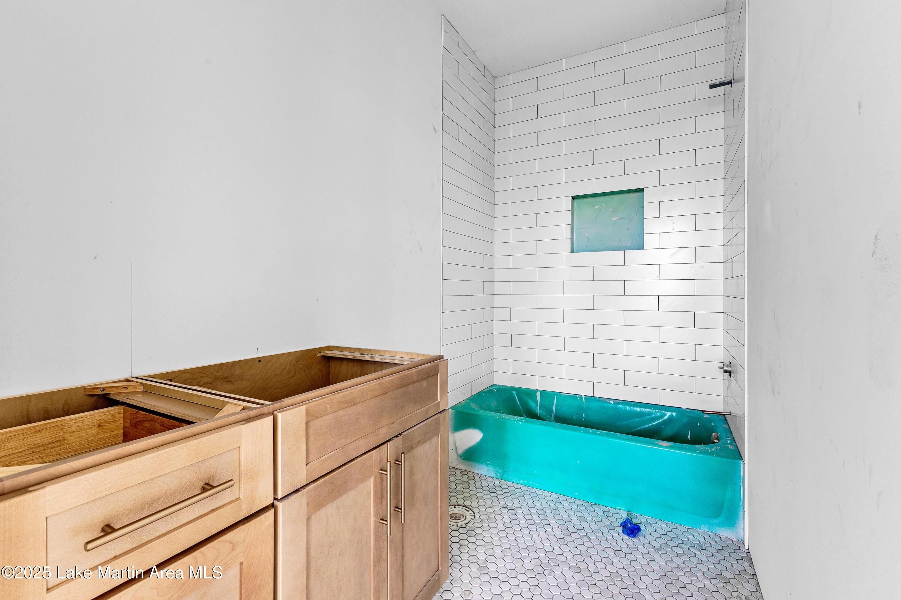 115 Long Leaf Place. Dadeville, AL 36853