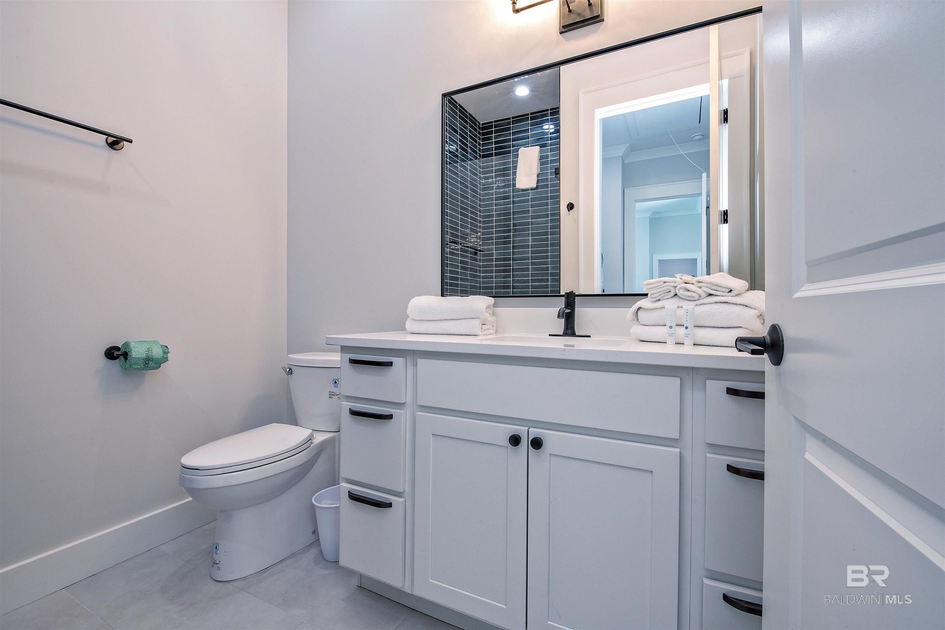 801 Kingston Lane. Gulf Shores, AL 36542