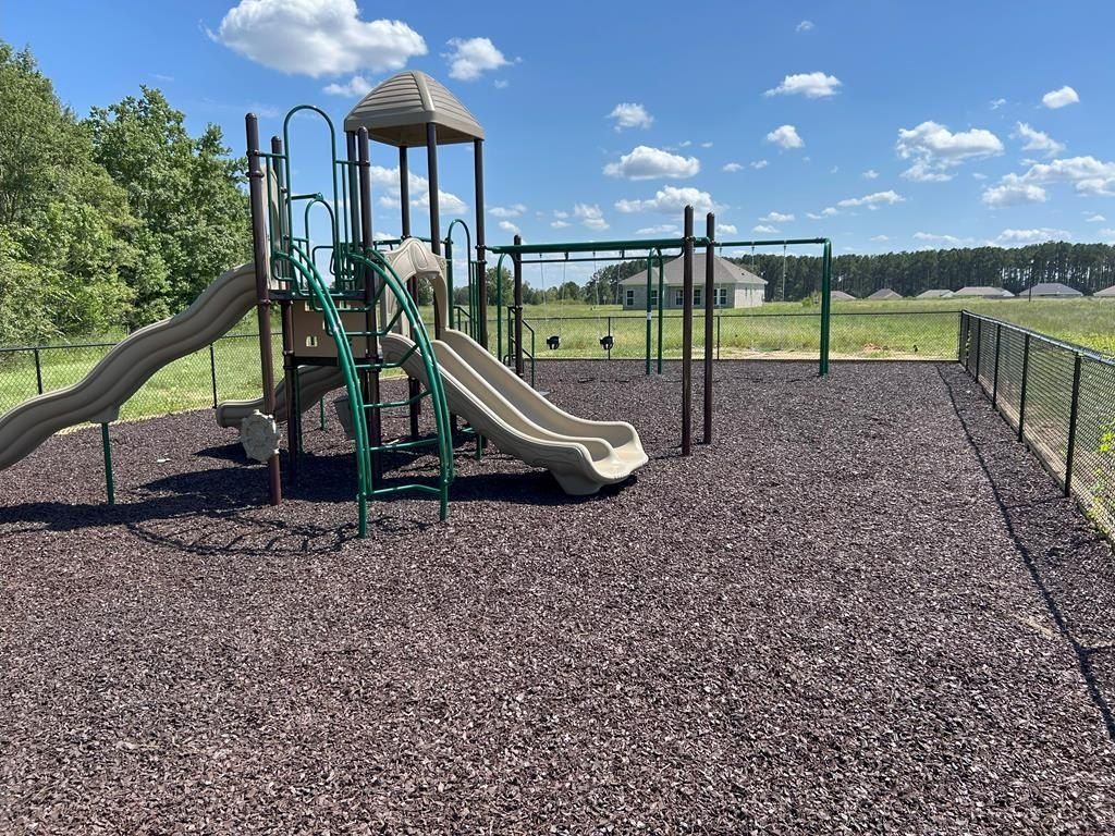 128 Edgewood Trail. Headland, AL 36345