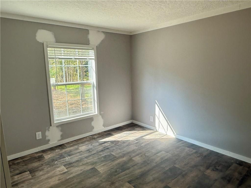 8 Fuqua Road. Seale, AL 36875