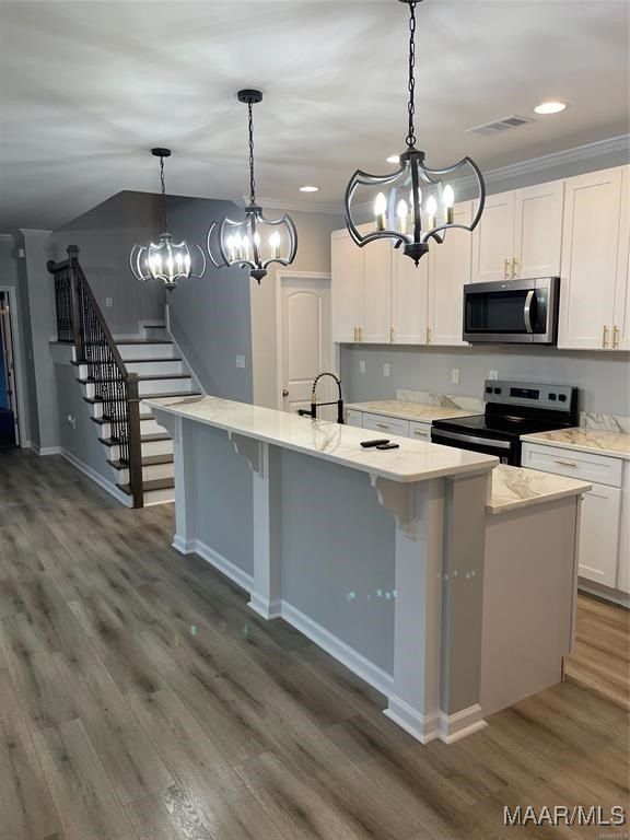 1212 Kenner Creek Circle. Deatsville, AL 36022