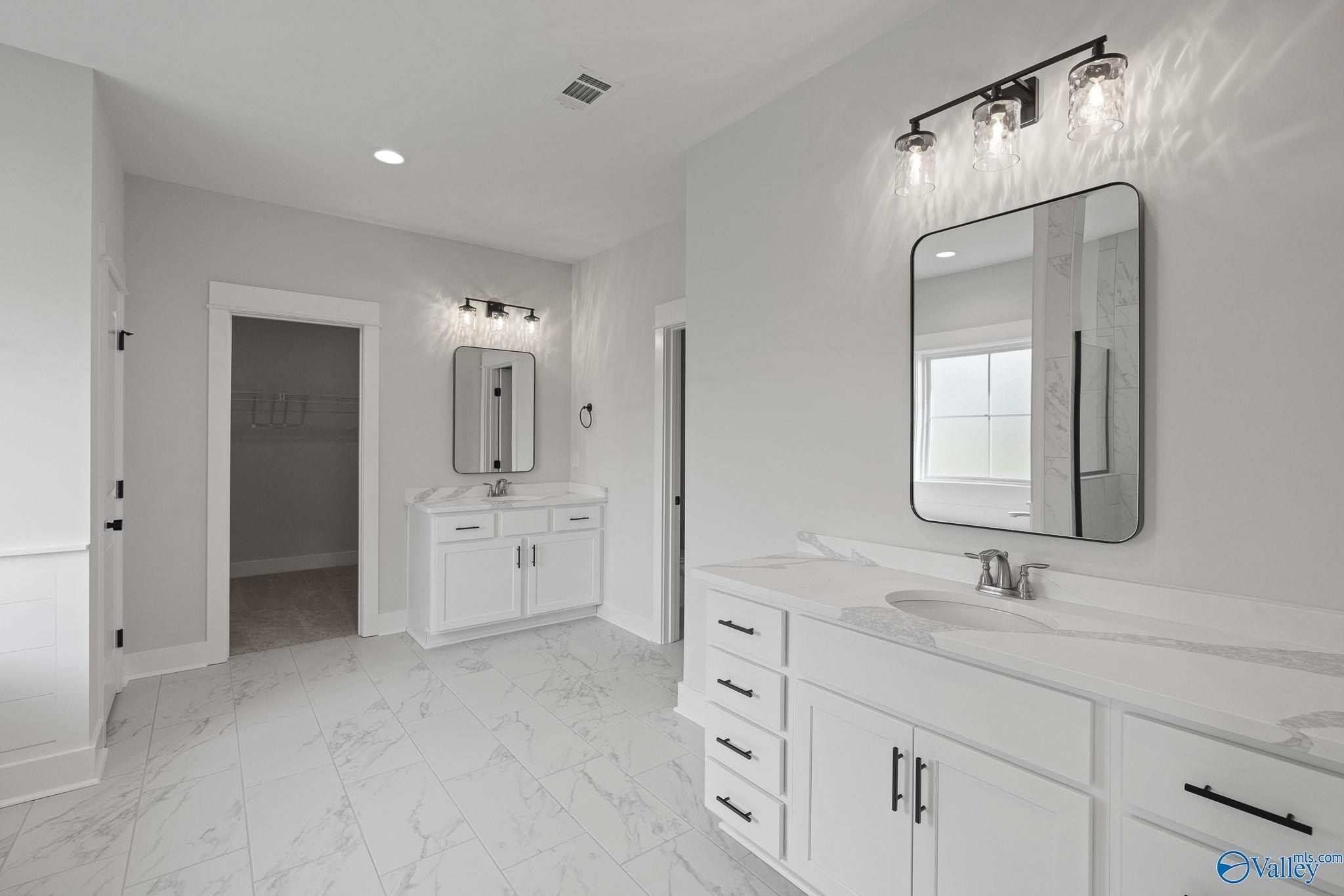 16429 Hamilton Place. Athens, AL 35613