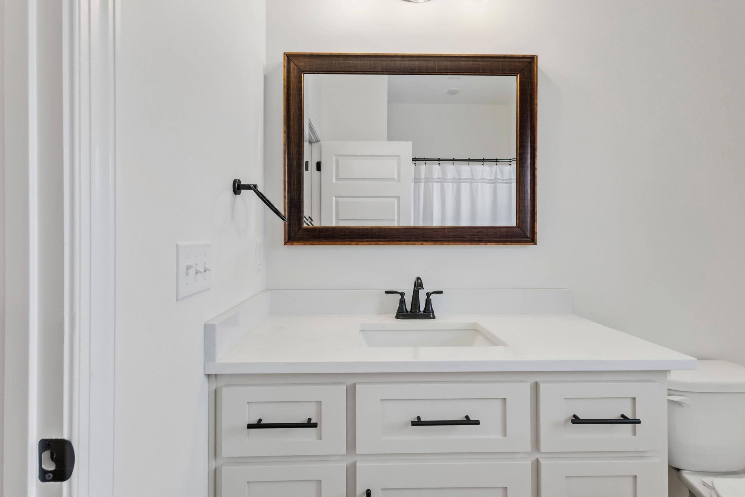 200 Spry Way. Killen, AL 35645