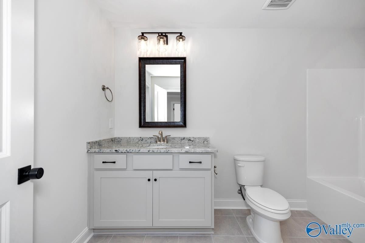 9506 Hampton Oak Drive. Owens Cross Roads, AL 35763