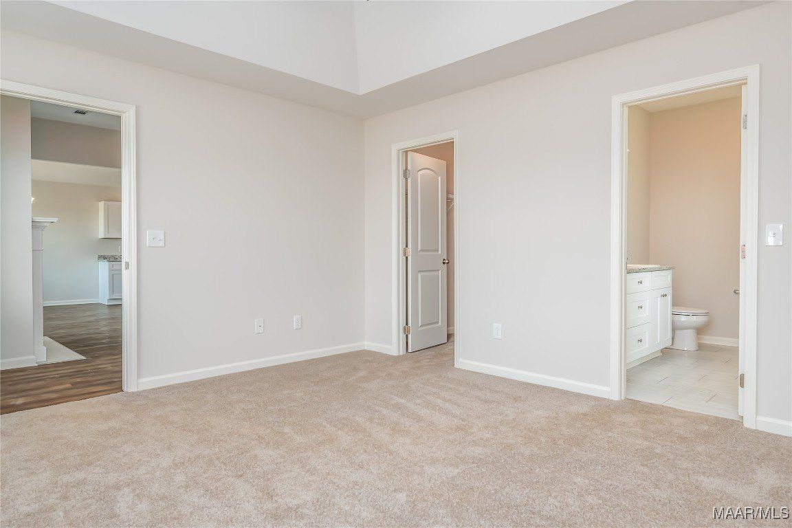 105 Brownstone Loop. Elmore, AL 36025