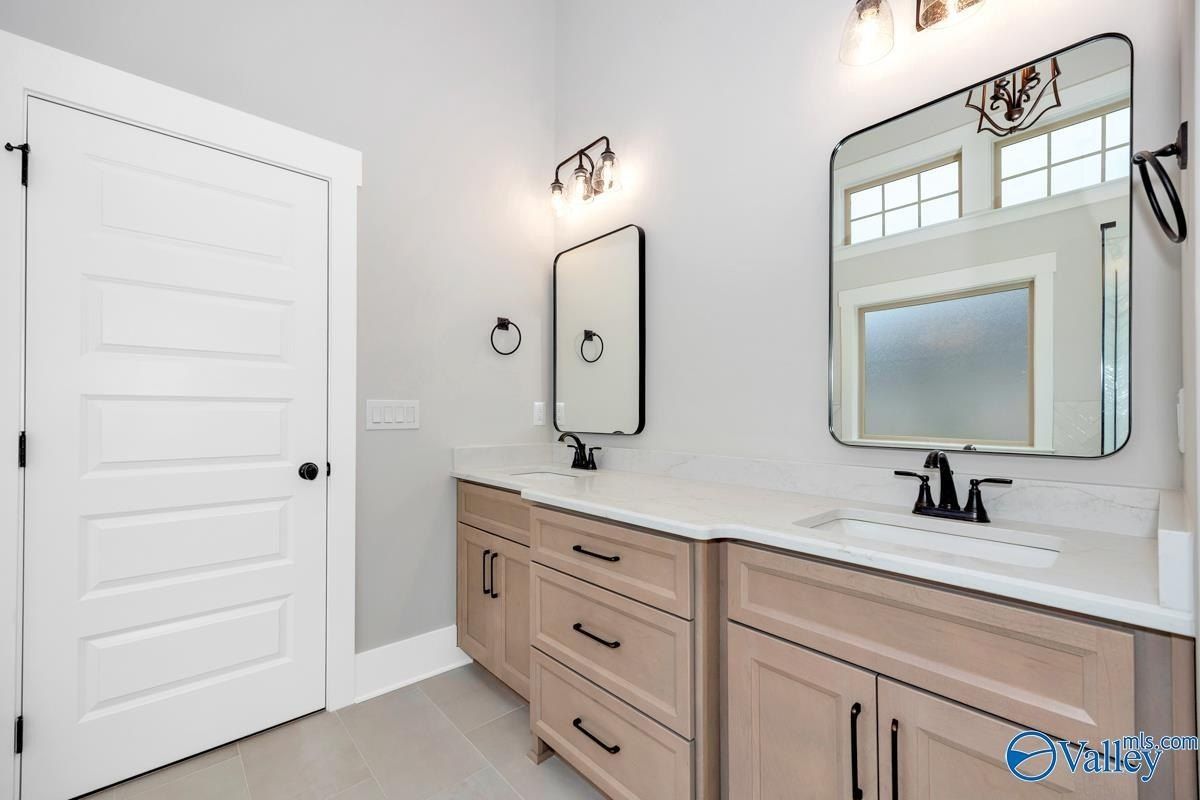 13845 Sand Trap Drive. Athens, AL 35611