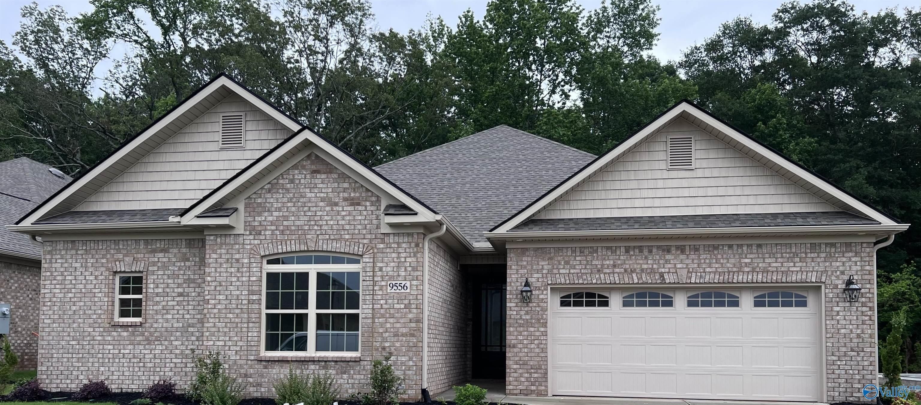 9530 Abington Cove Boulevard Nw. Madison, AL 35757