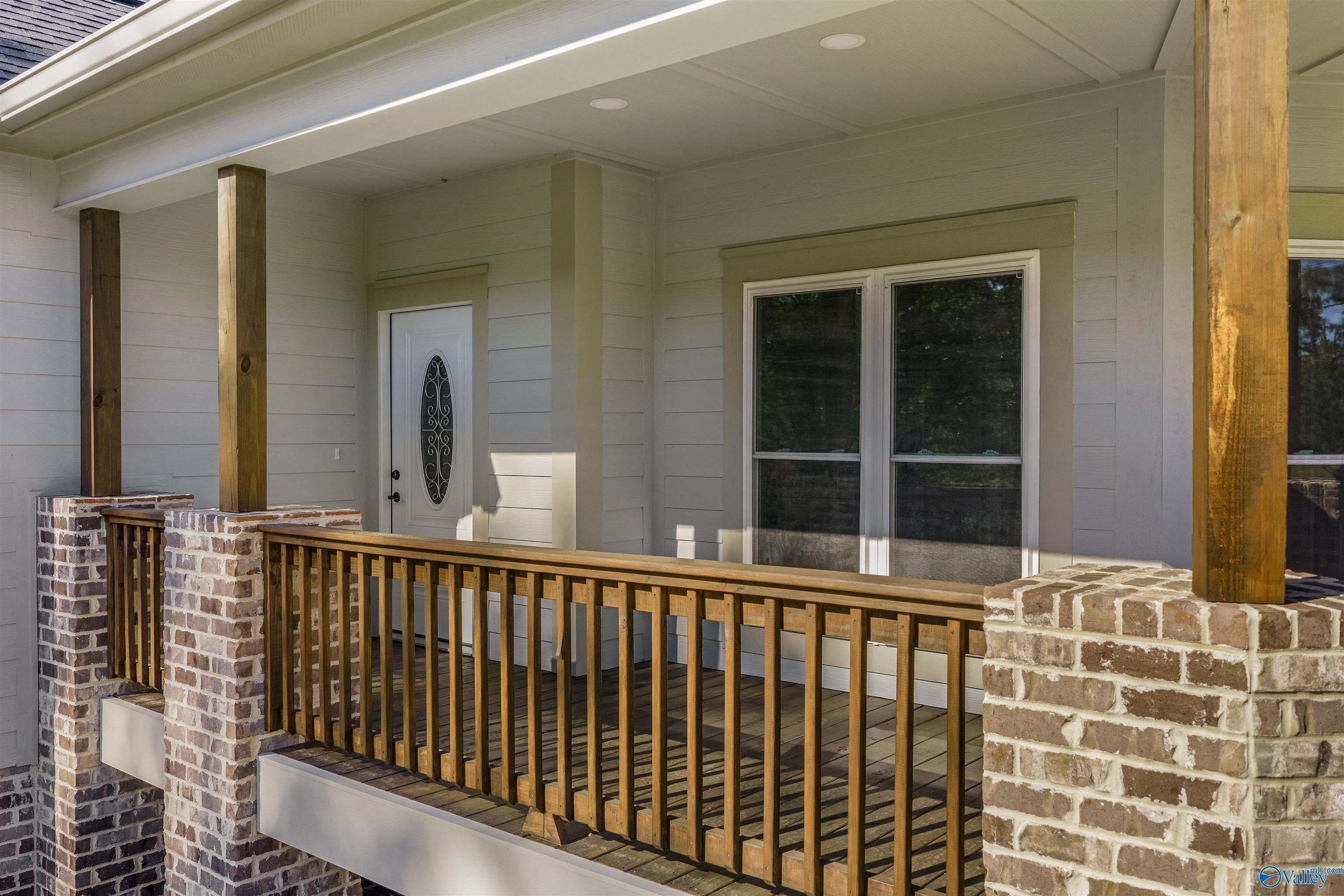 300 Forest Avenue Sw. Fort Payne, AL 35967