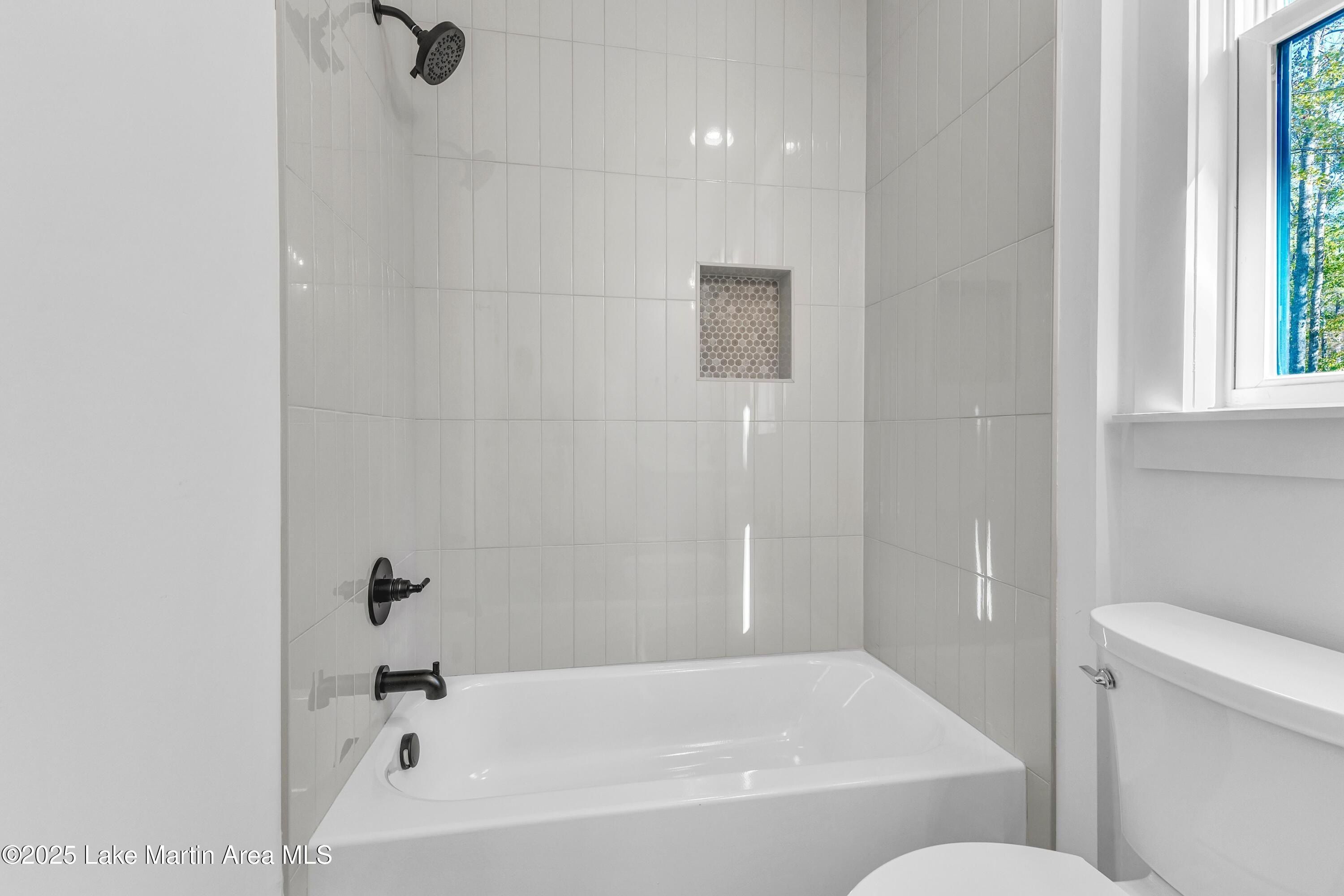 210 Oliver Way. Dadeville, AL 36853