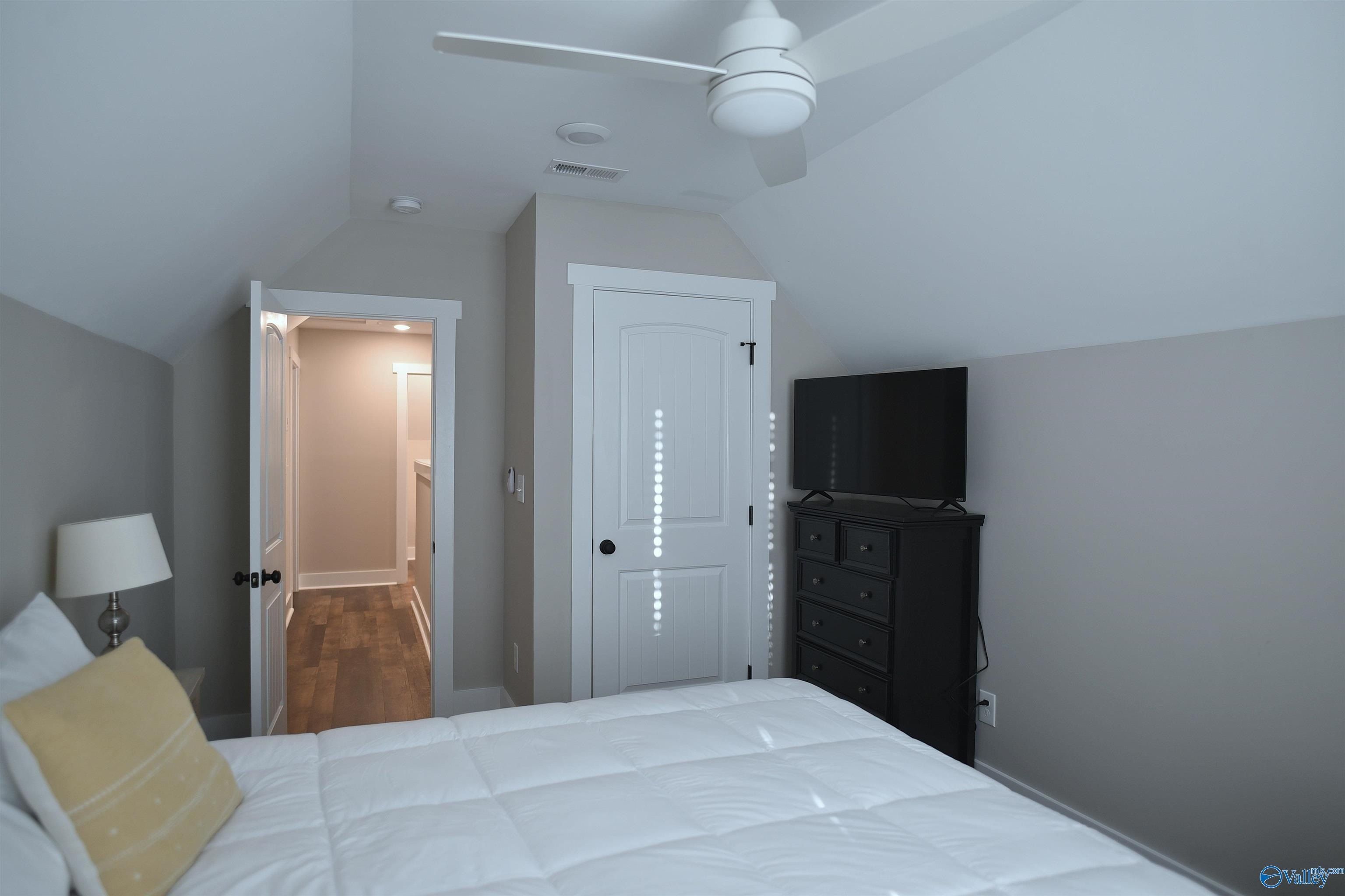 2401 Cowen Circle. Guntersville, AL 35976